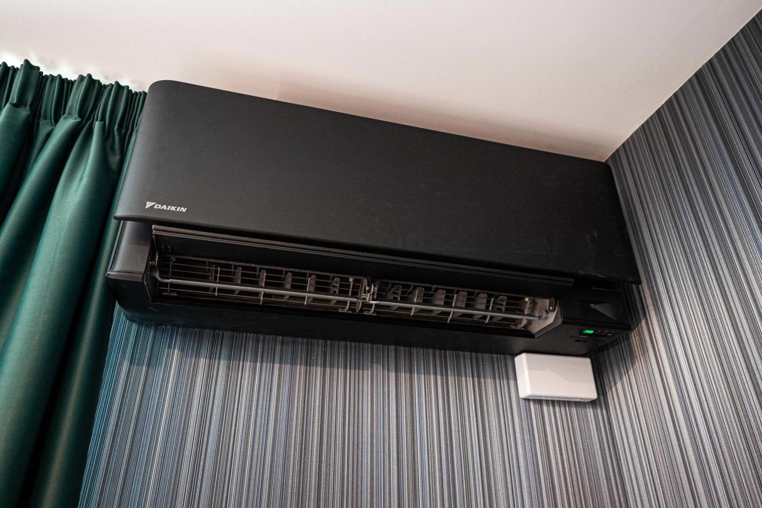 air conditioner in Hyde Park Green