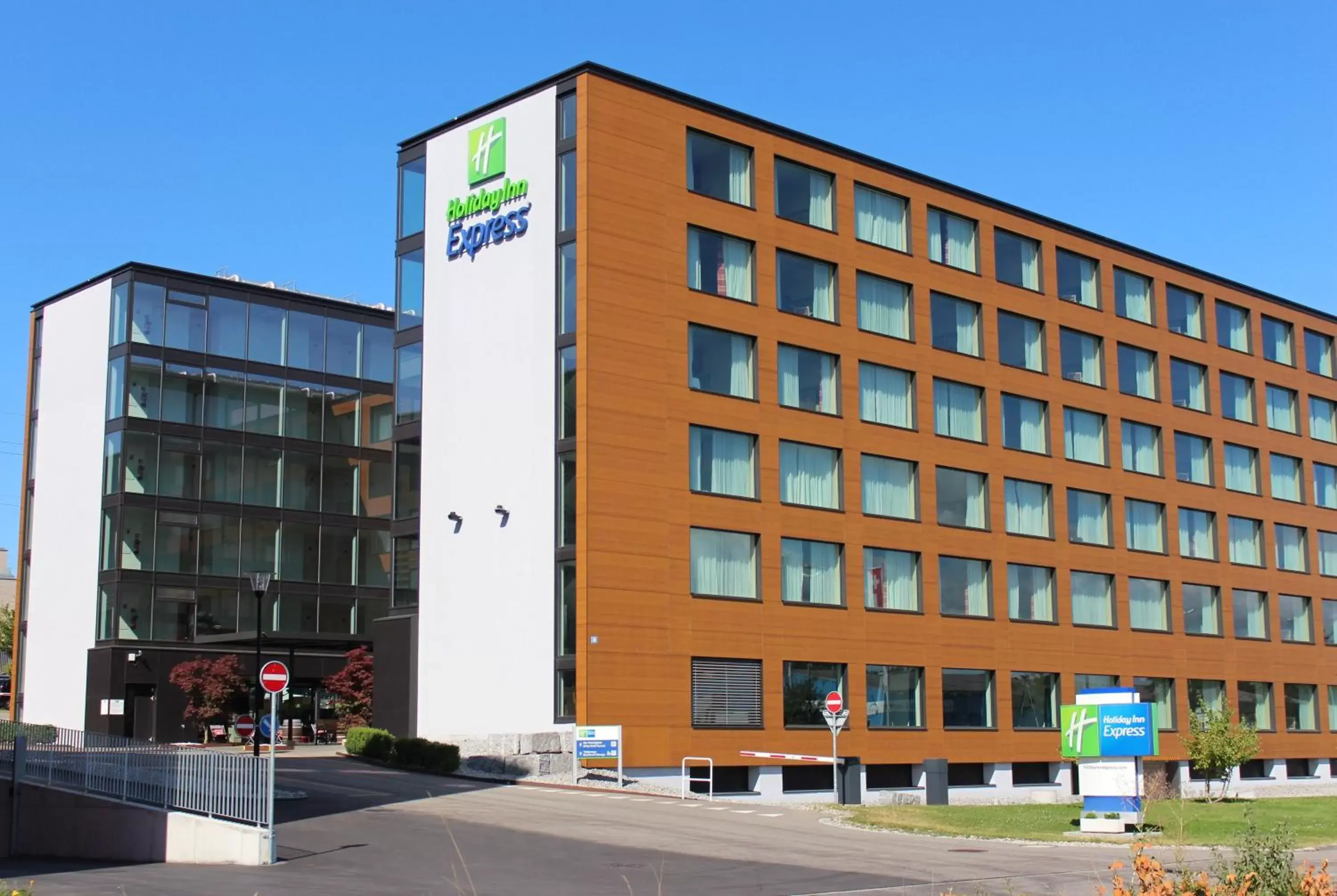 Property Building in Holiday Inn Express Zürich Airport, an IHG Hotel
