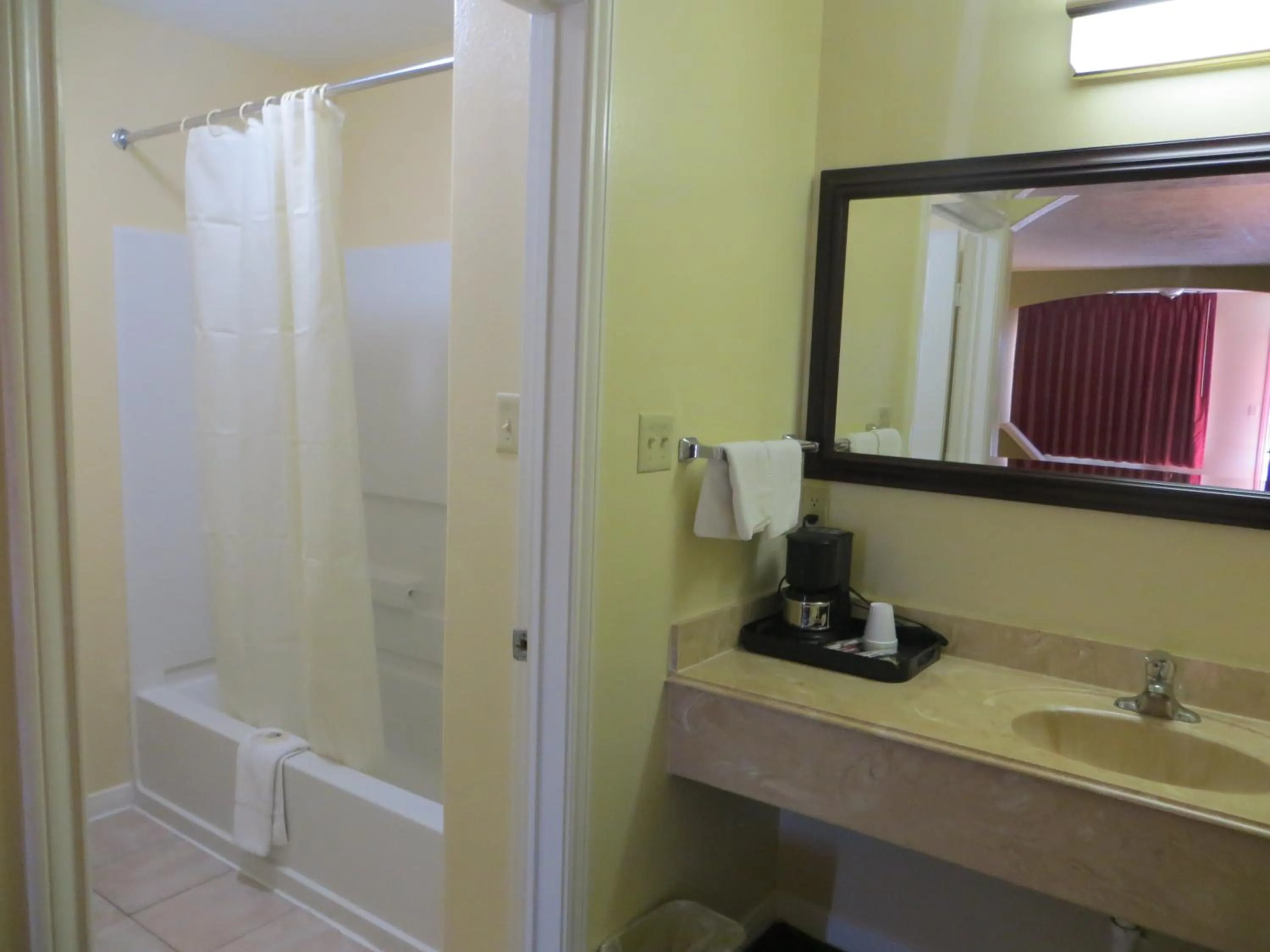 Bathroom in Americas Best Value Inn & Suites Hempstead