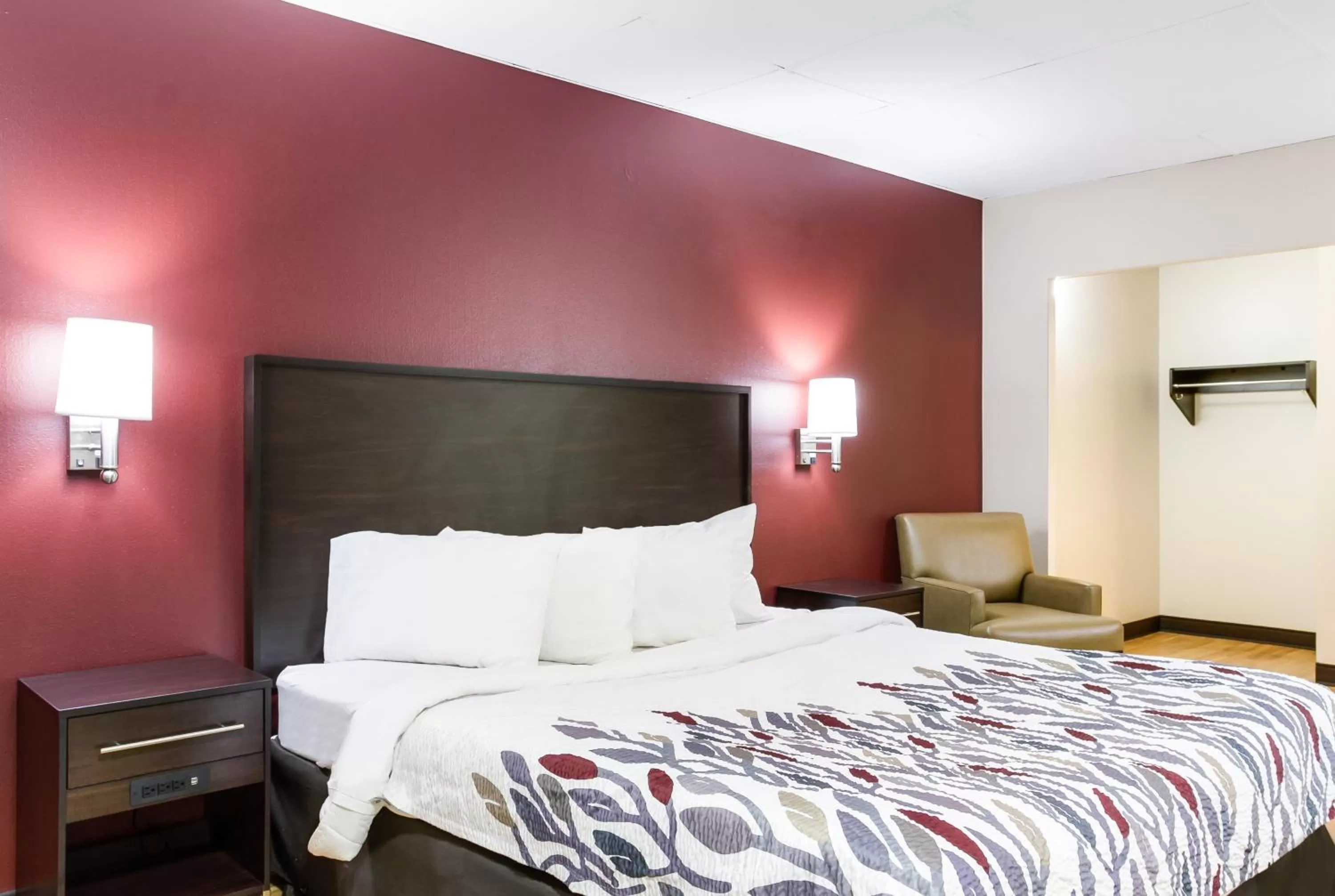 Bedroom, Bed in Red Roof Inn York Downtown