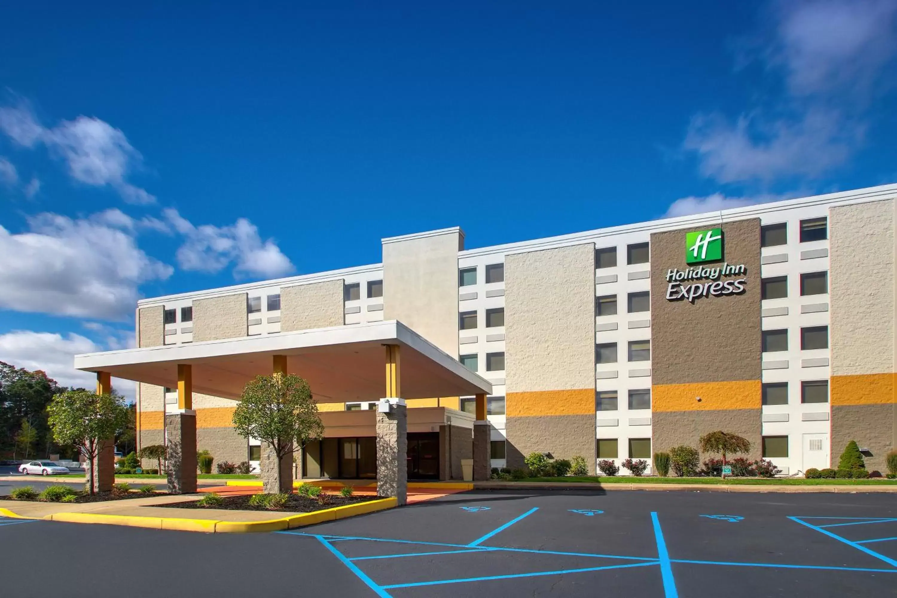 Property building in Holiday Inn Express Pittston - Scranton Airport, an IHG Hotel