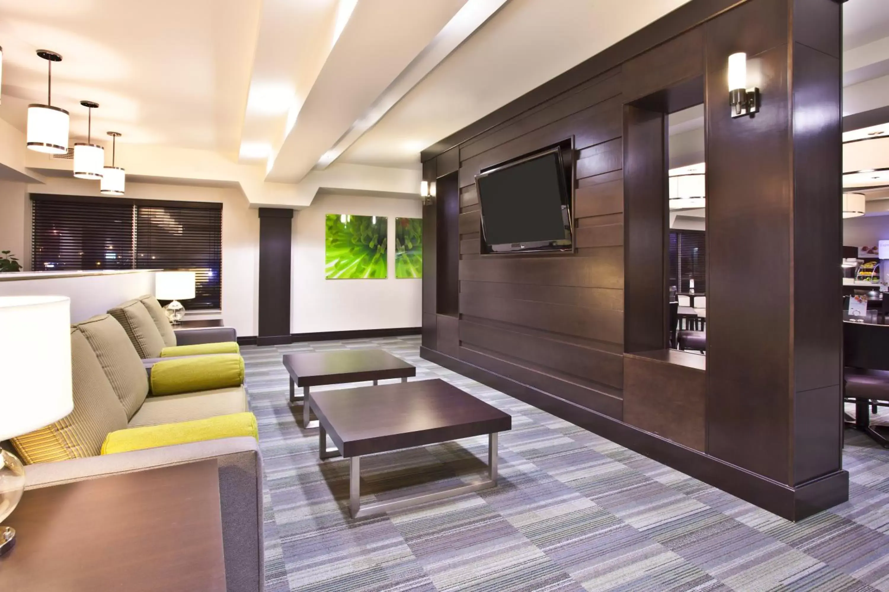 Breakfast, Seating Area in Holiday Inn Express - Sault Ste. Marie, an IHG Hotel