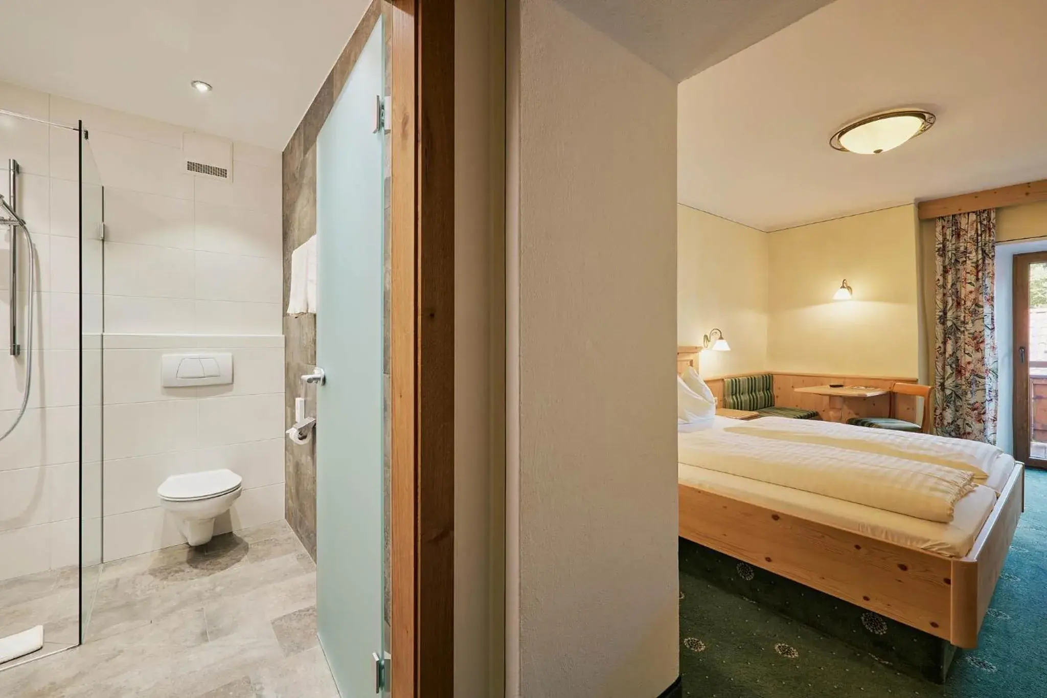 Photo of the whole room, Bathroom in Landhotel Oberwirt