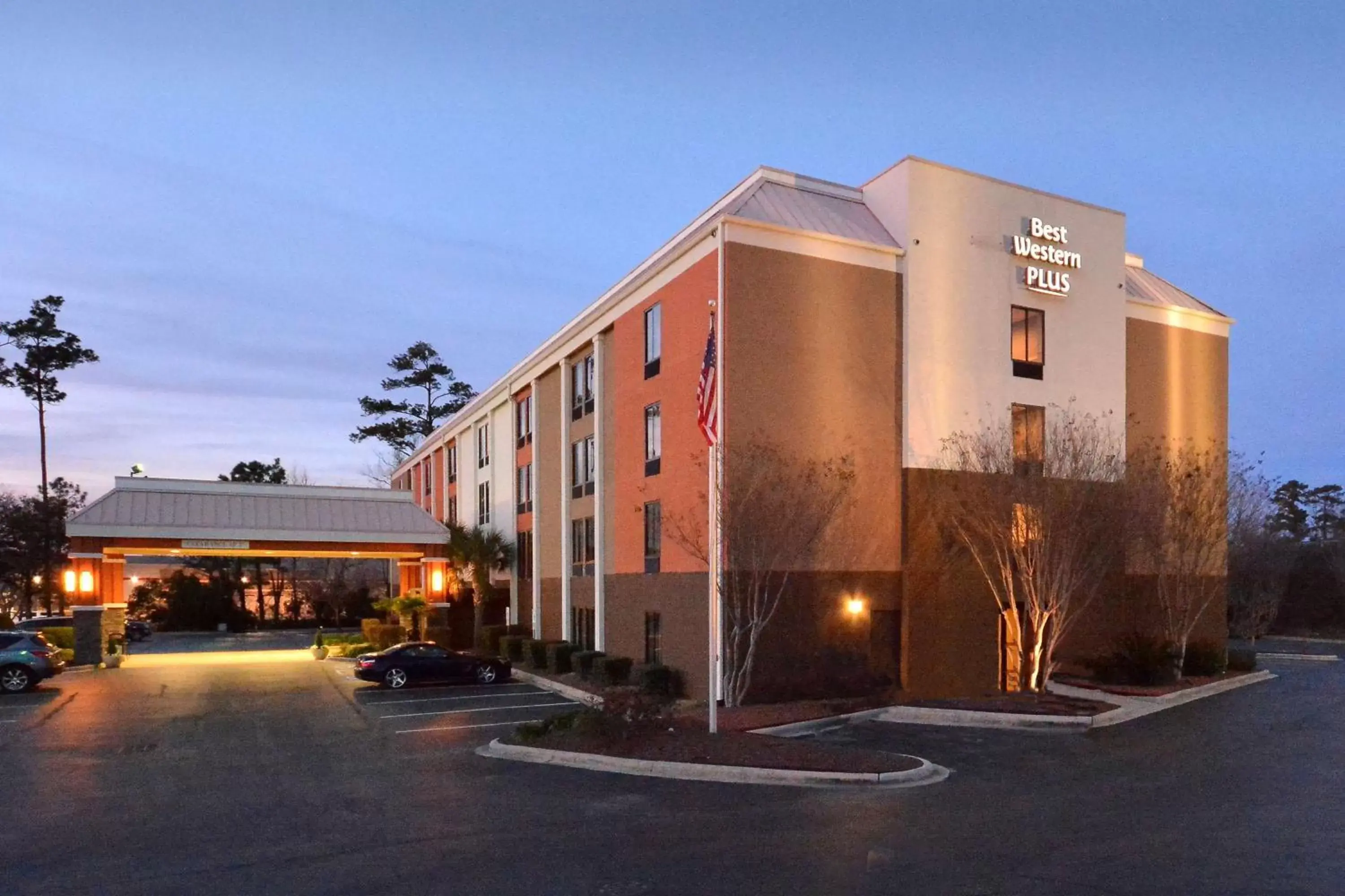 Property Building in Best Western Plus Wilmington / Wrightsville Beach