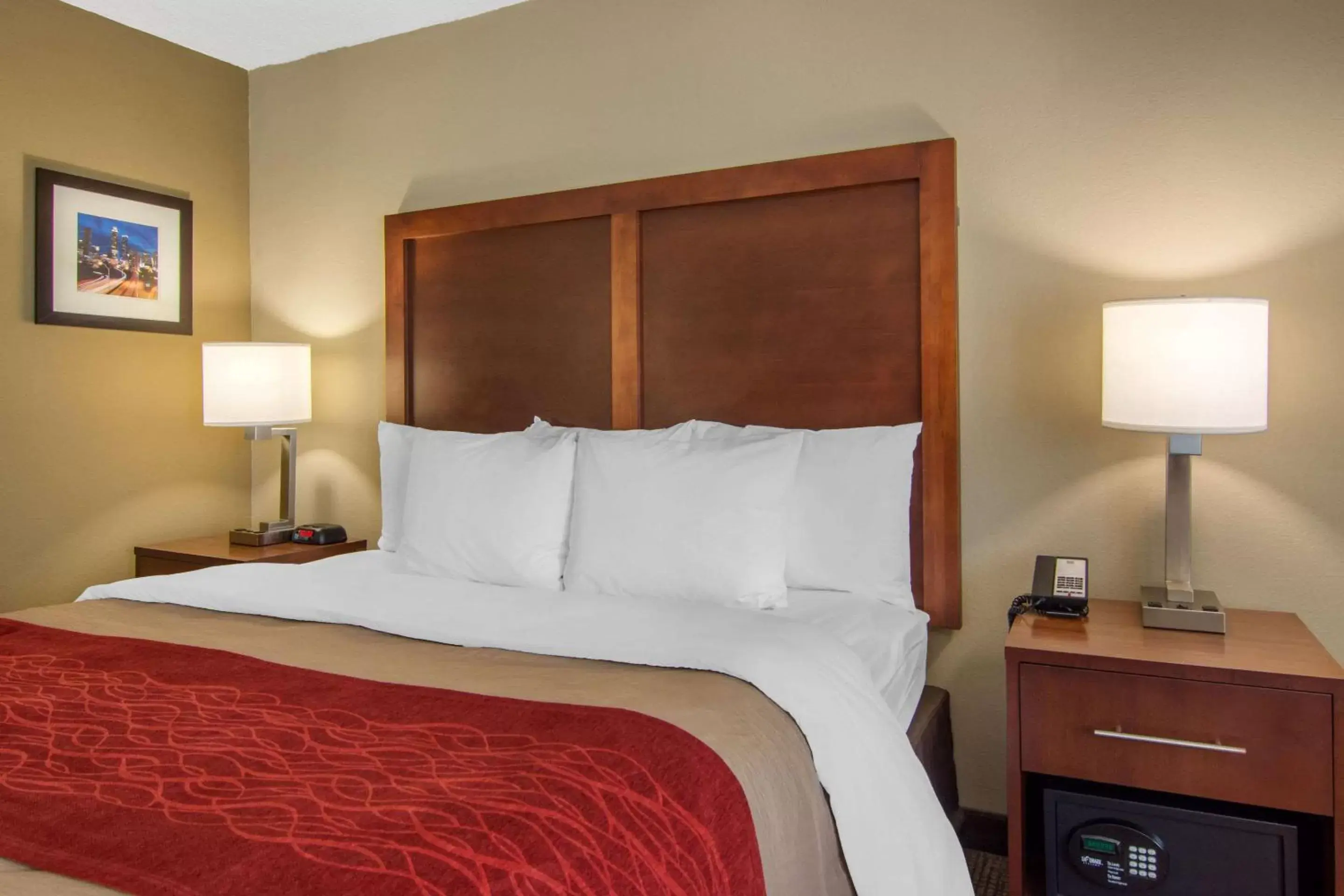 Bed in Comfort Inn Sandy Springs – Perimeter