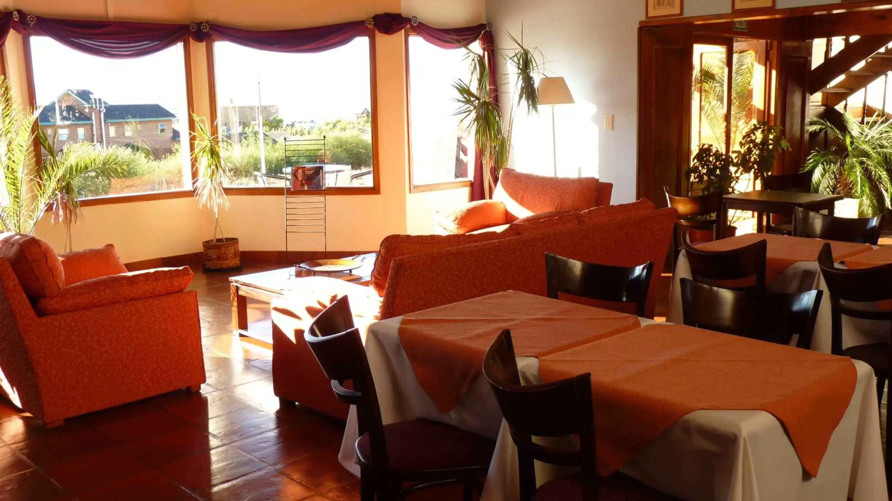 Lounge or bar, Restaurant/Places to Eat in Hotel Picos Del Sur