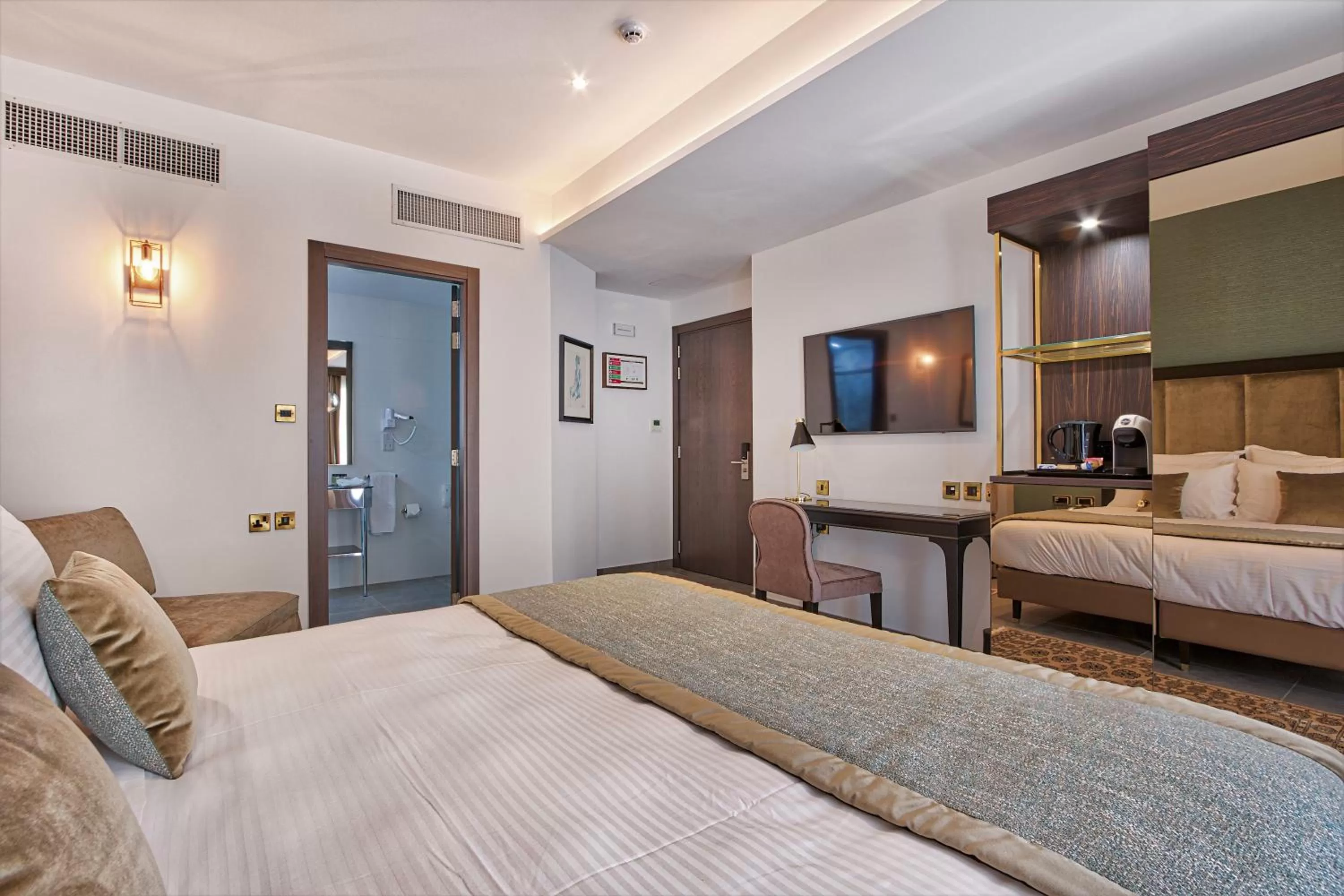 Bed in Palazzo Rosaria Boutique Hotel