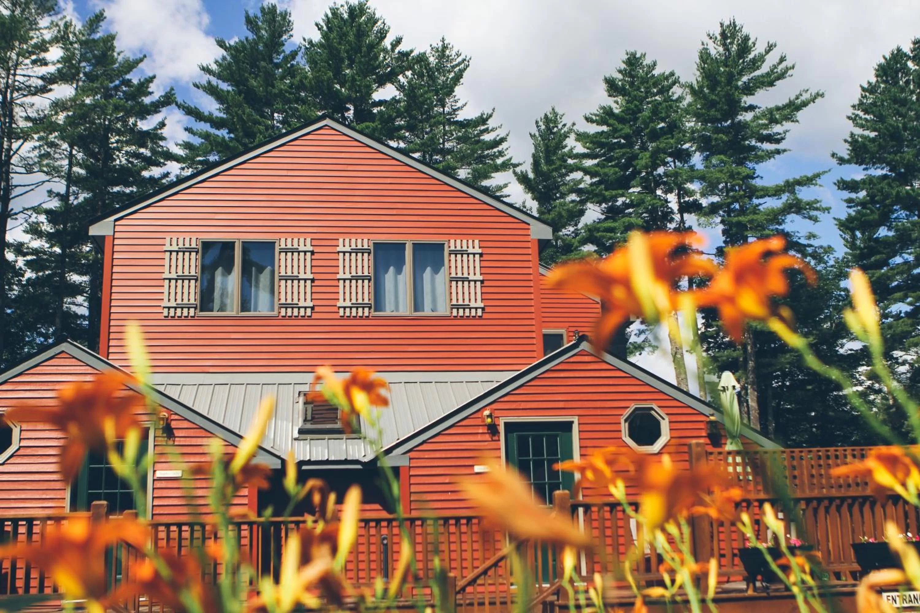 Property building in Old Saco Inn
