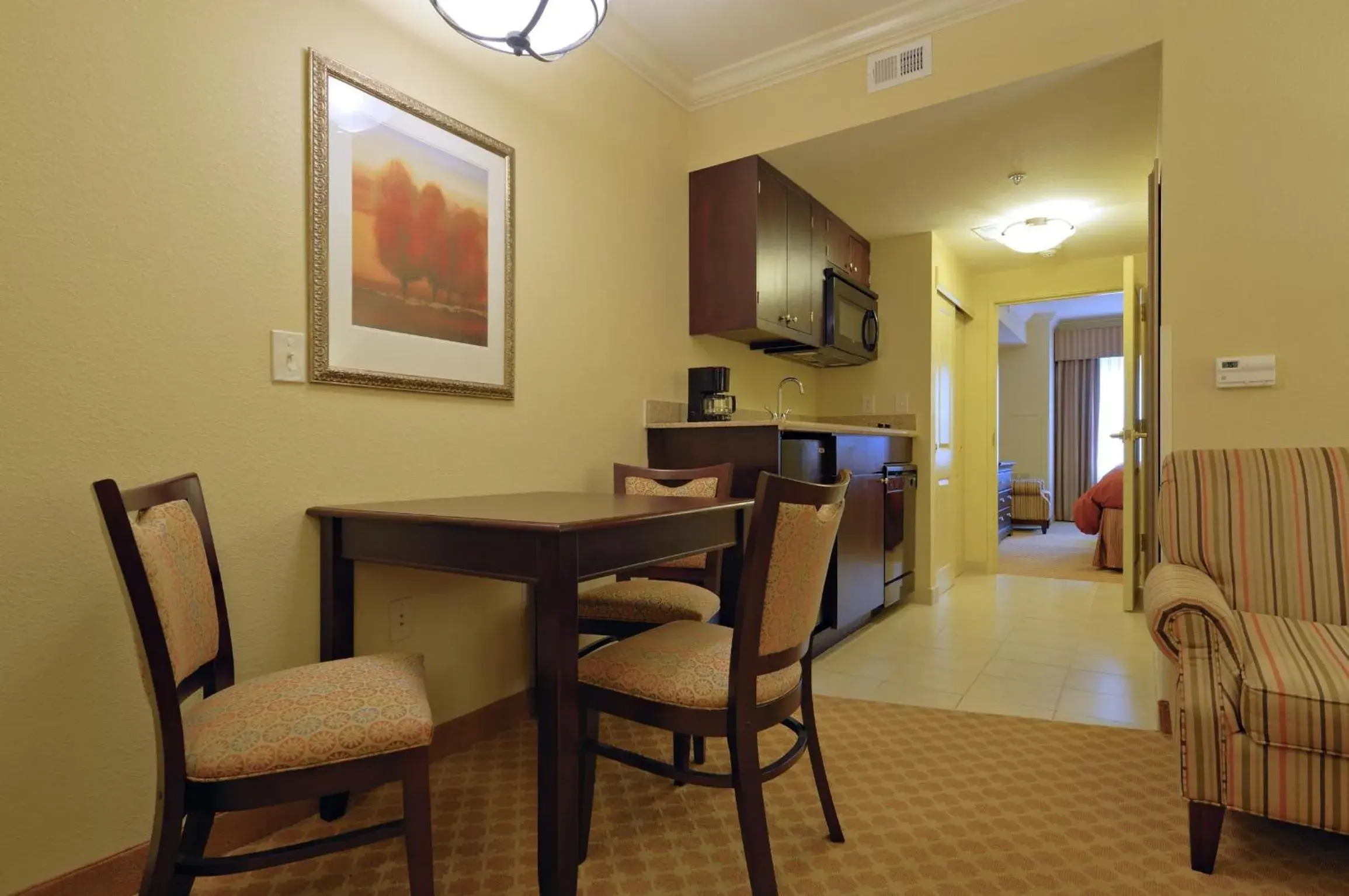 Coffee/tea facilities, Dining Area in Country Inn & Suites by Radisson, Columbia at Harbison, SC