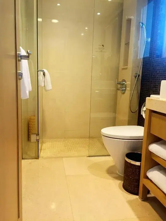 Bathroom in Royal View Hotel