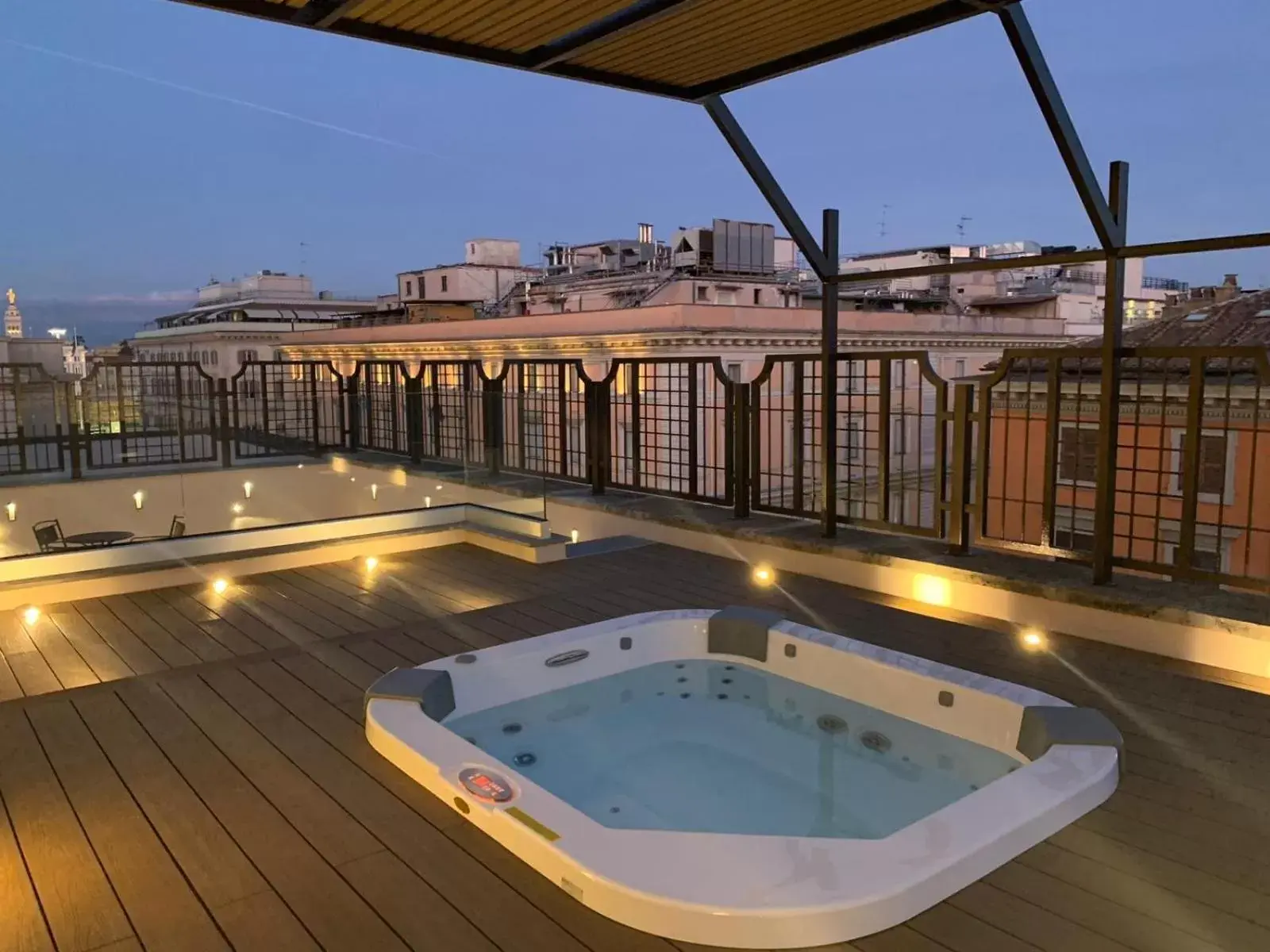 Swimming Pool in Hotel Genova