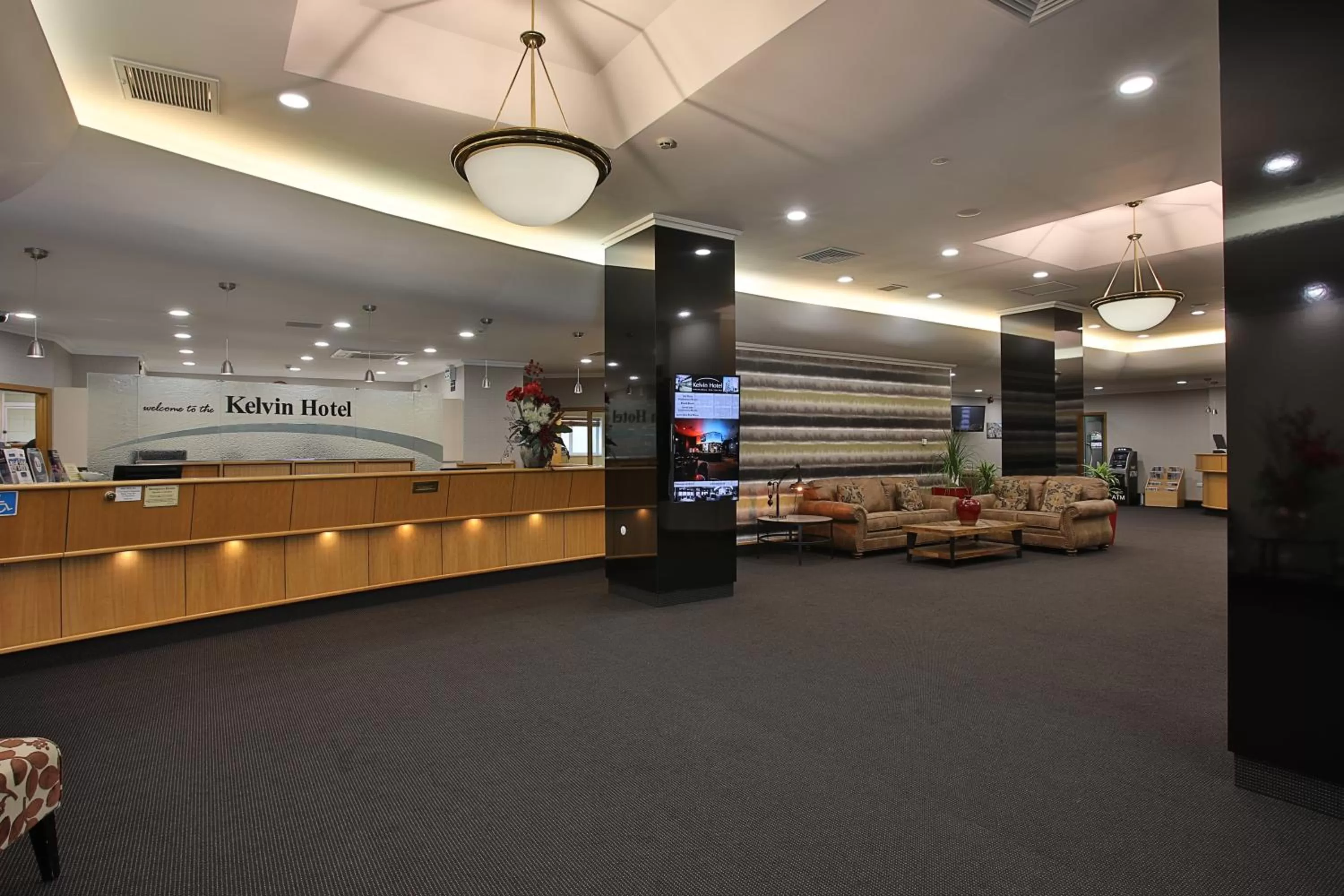 Lobby or reception in Kelvin Hotel