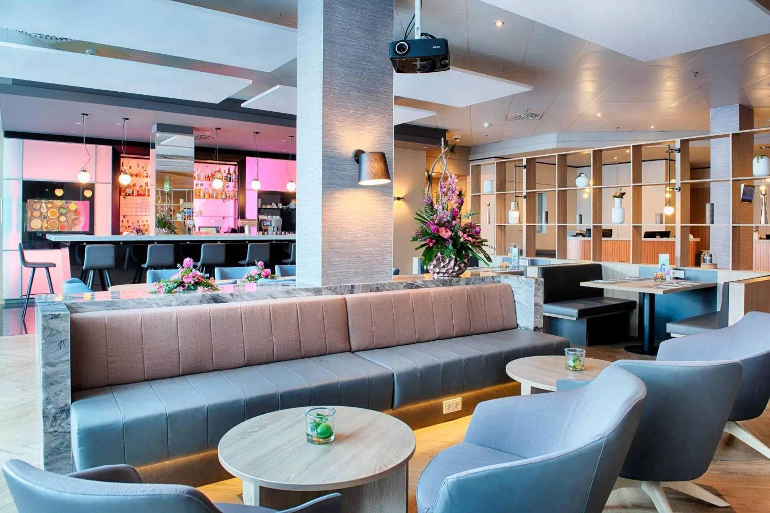 Lounge or bar, Restaurant/Places to Eat in Crowne Plaza Frankfurt Congress Hotel, an IHG Hotel