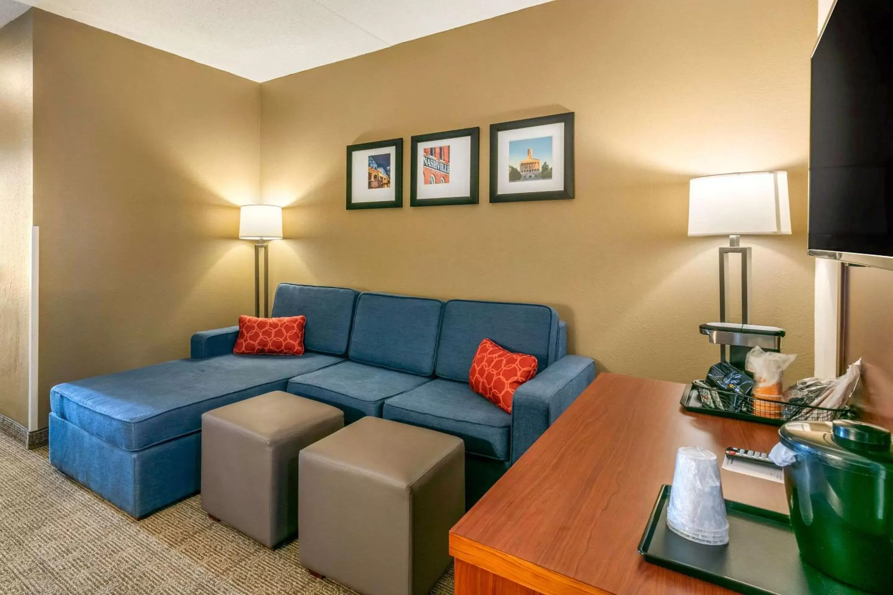 Photo of the whole room, Seating Area in Comfort Inn & Suites Nashville Franklin Cool Springs