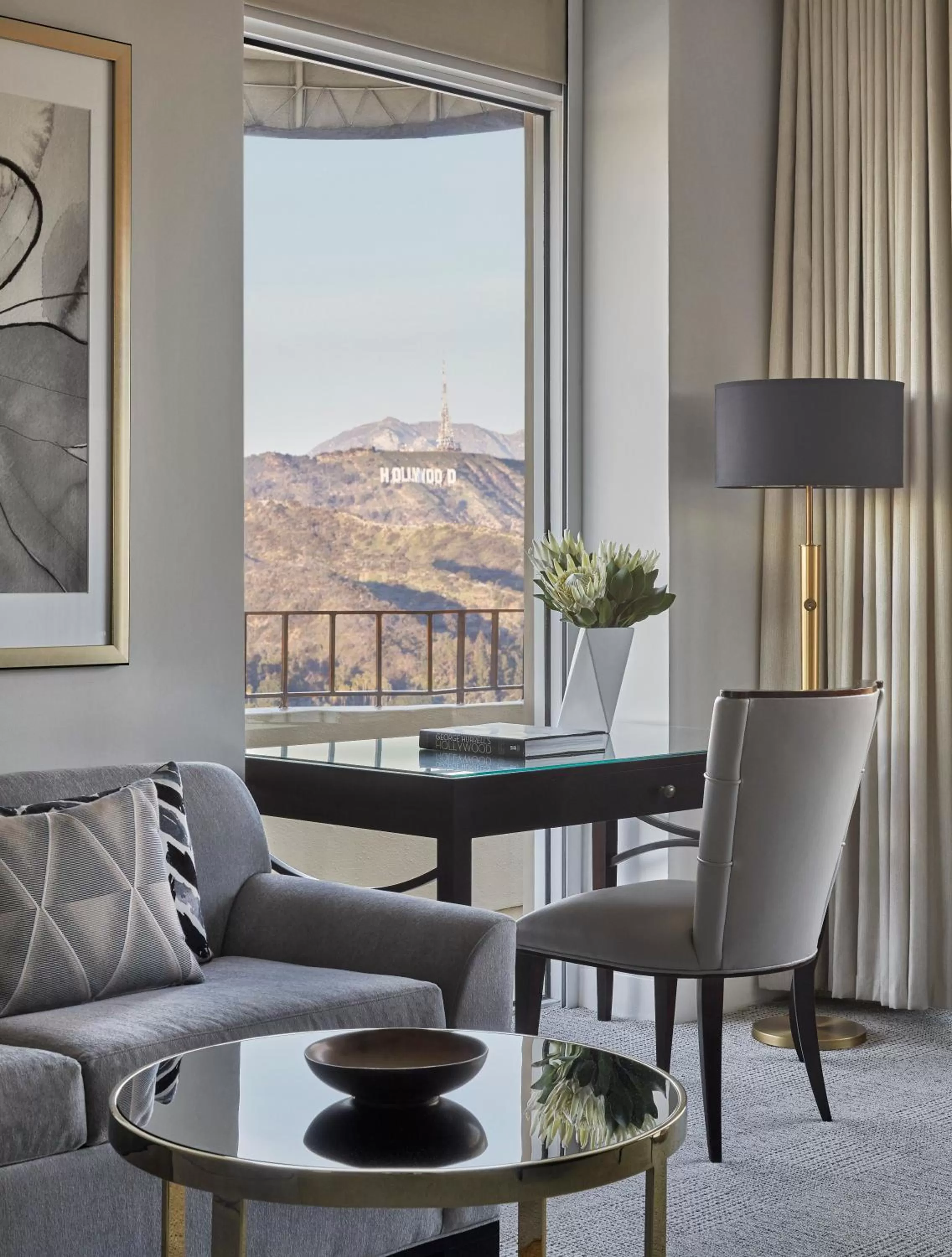 Living room in Four Seasons Hotel Los Angeles at Beverly Hills