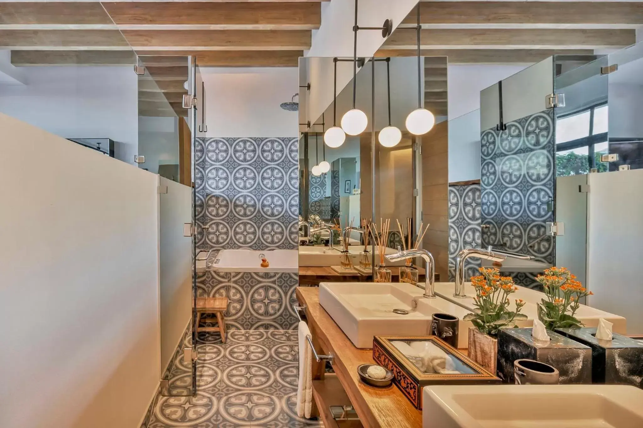 Bathroom, Restaurant/Places to Eat in Live Aqua San Miguel de Allende Urban Resort