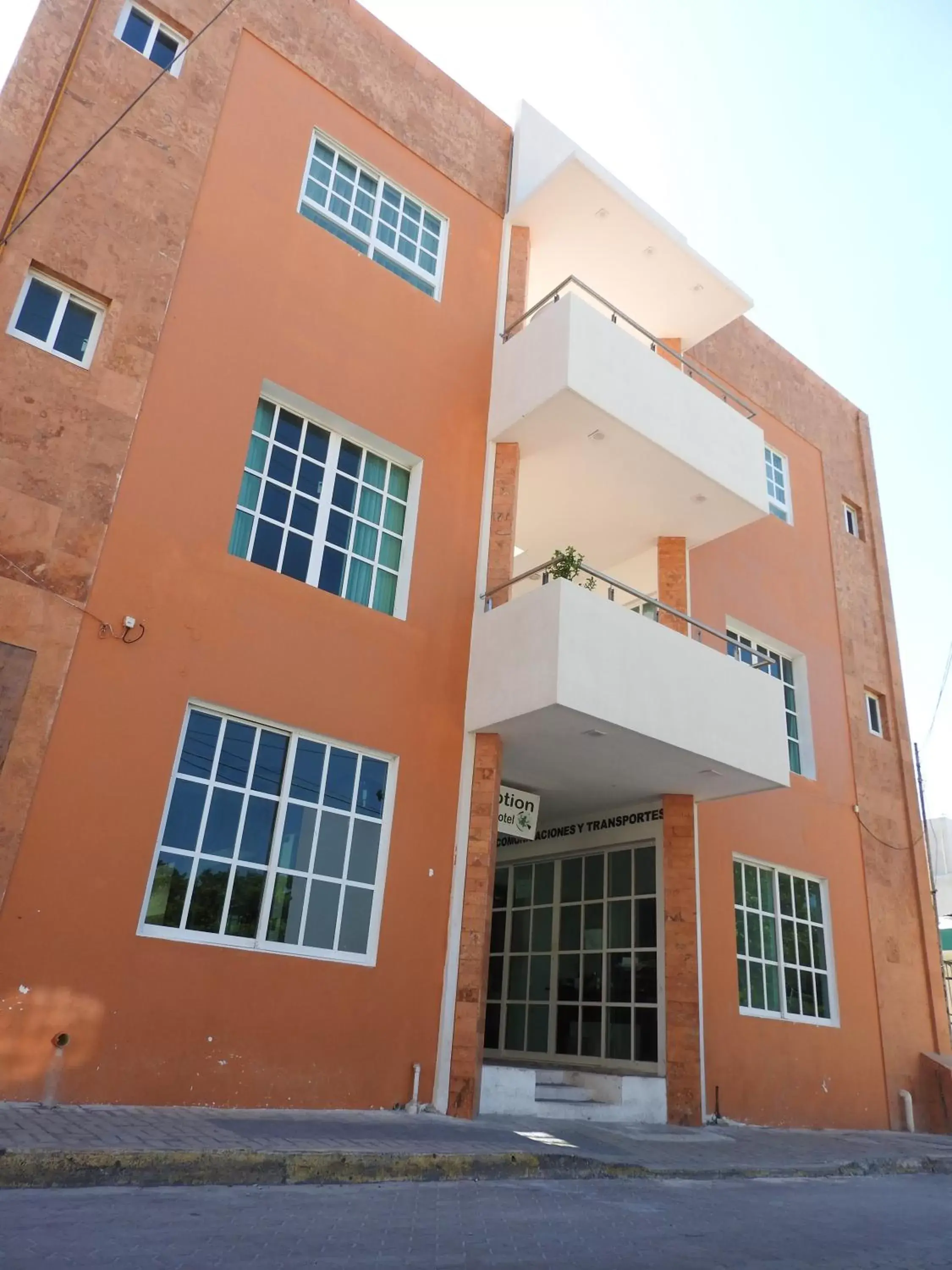 Facade/entrance, Property Building in Xbulu-Ha