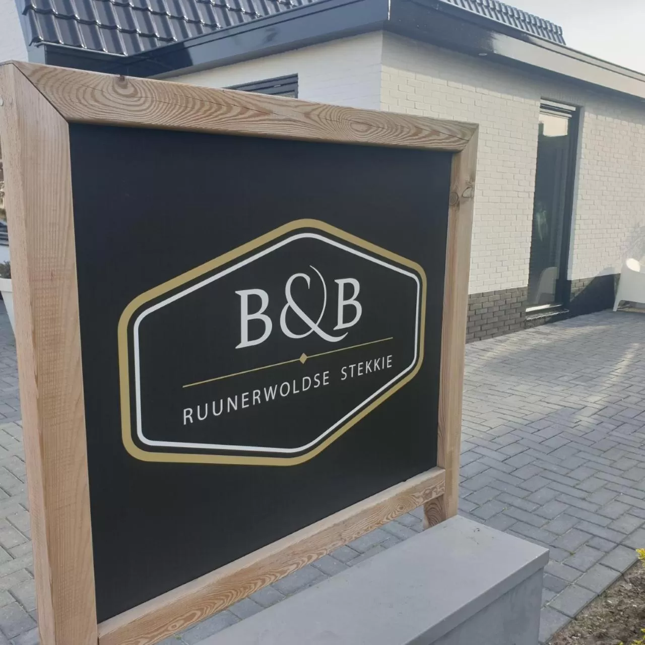 Property logo or sign in Ruunerwoldse Stekkie met eigen badkamer