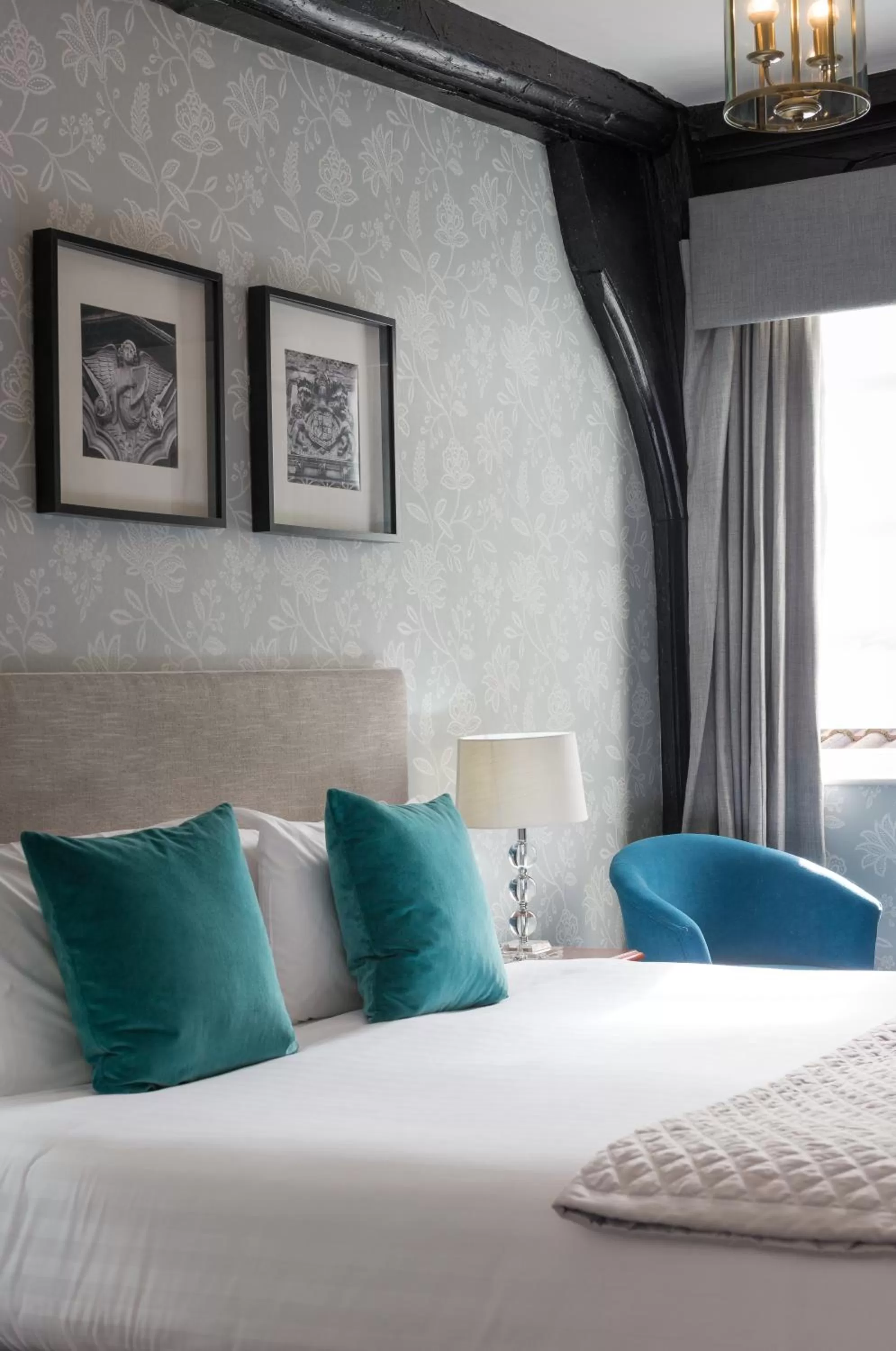 Bed in Best Western Red Lion Hotel