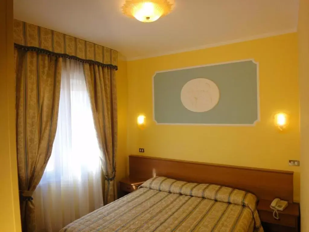Bed in Platani Hotel