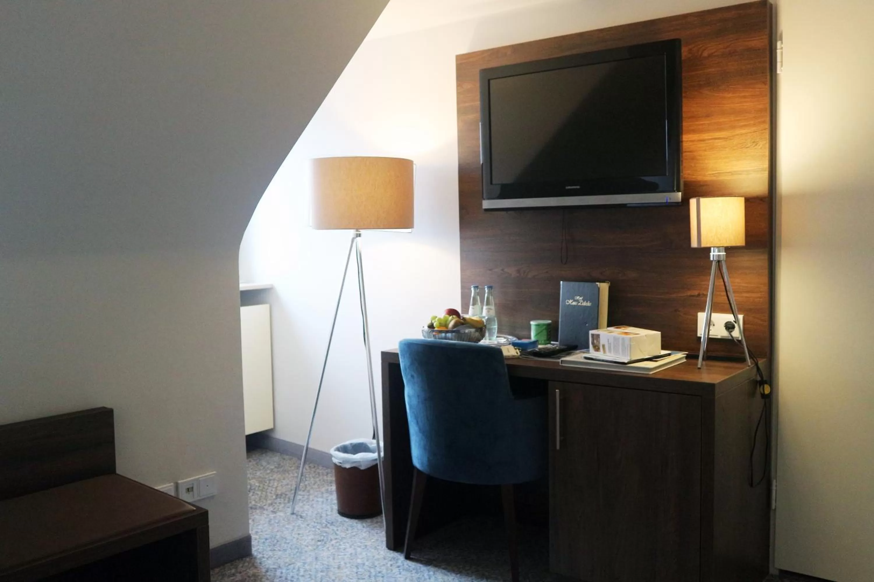 Communal lounge/ TV room in Hotel Haus Delecke