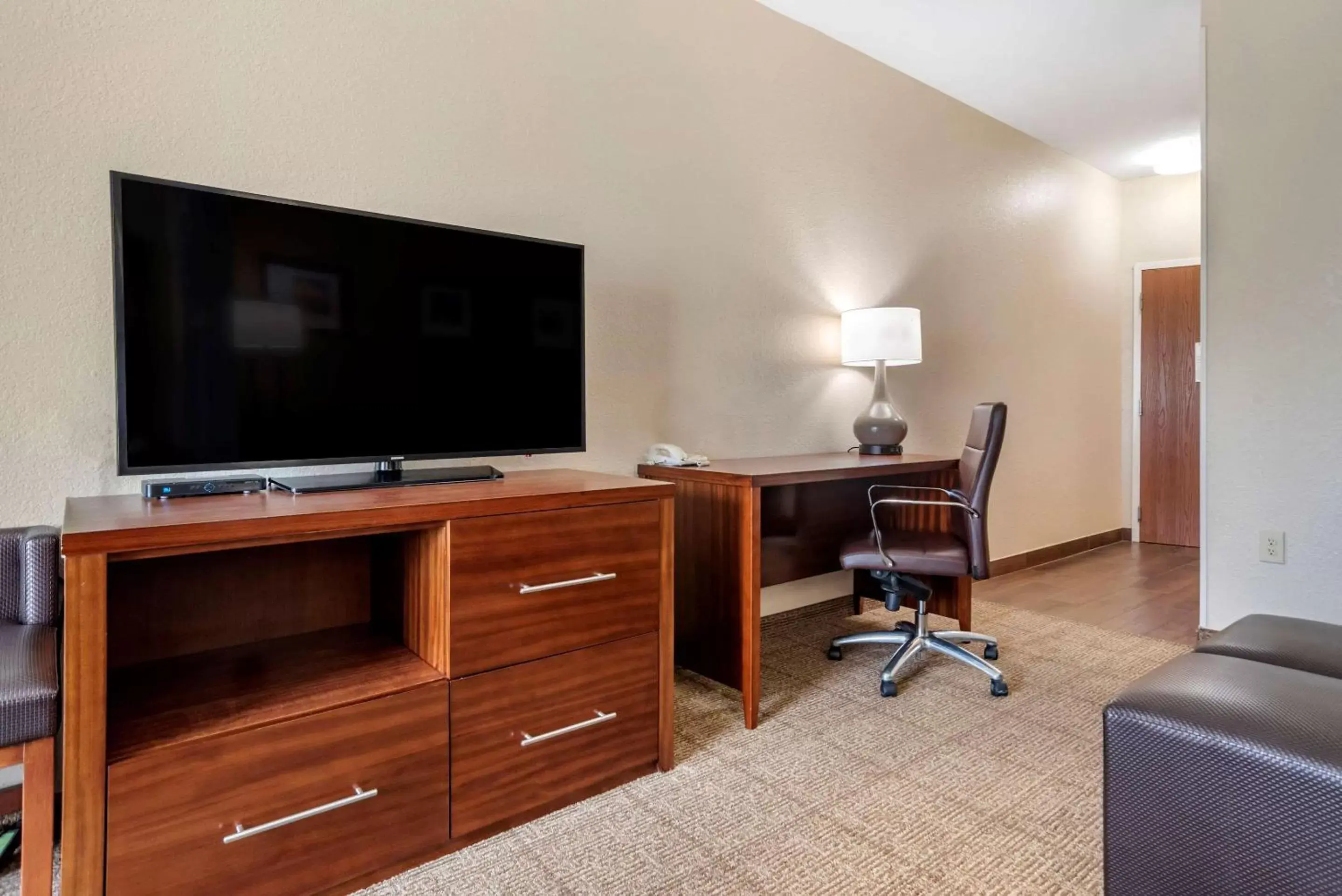 Photo of the whole room, TV/Entertainment Center in Comfort Suites Vicksburg