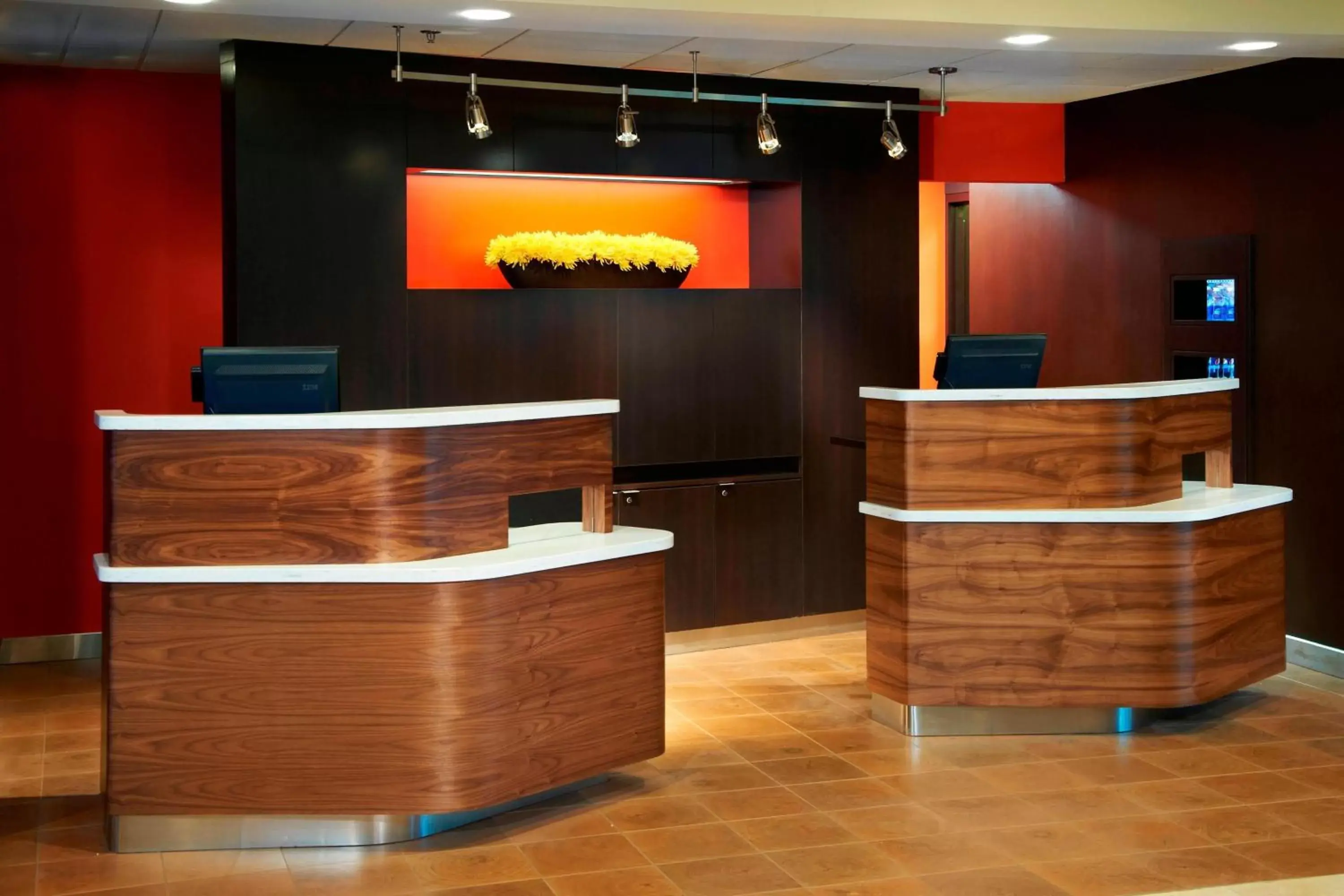 Lobby or reception, Lobby/Reception in Courtyard by Marriott Minneapolis-St. Paul Airport