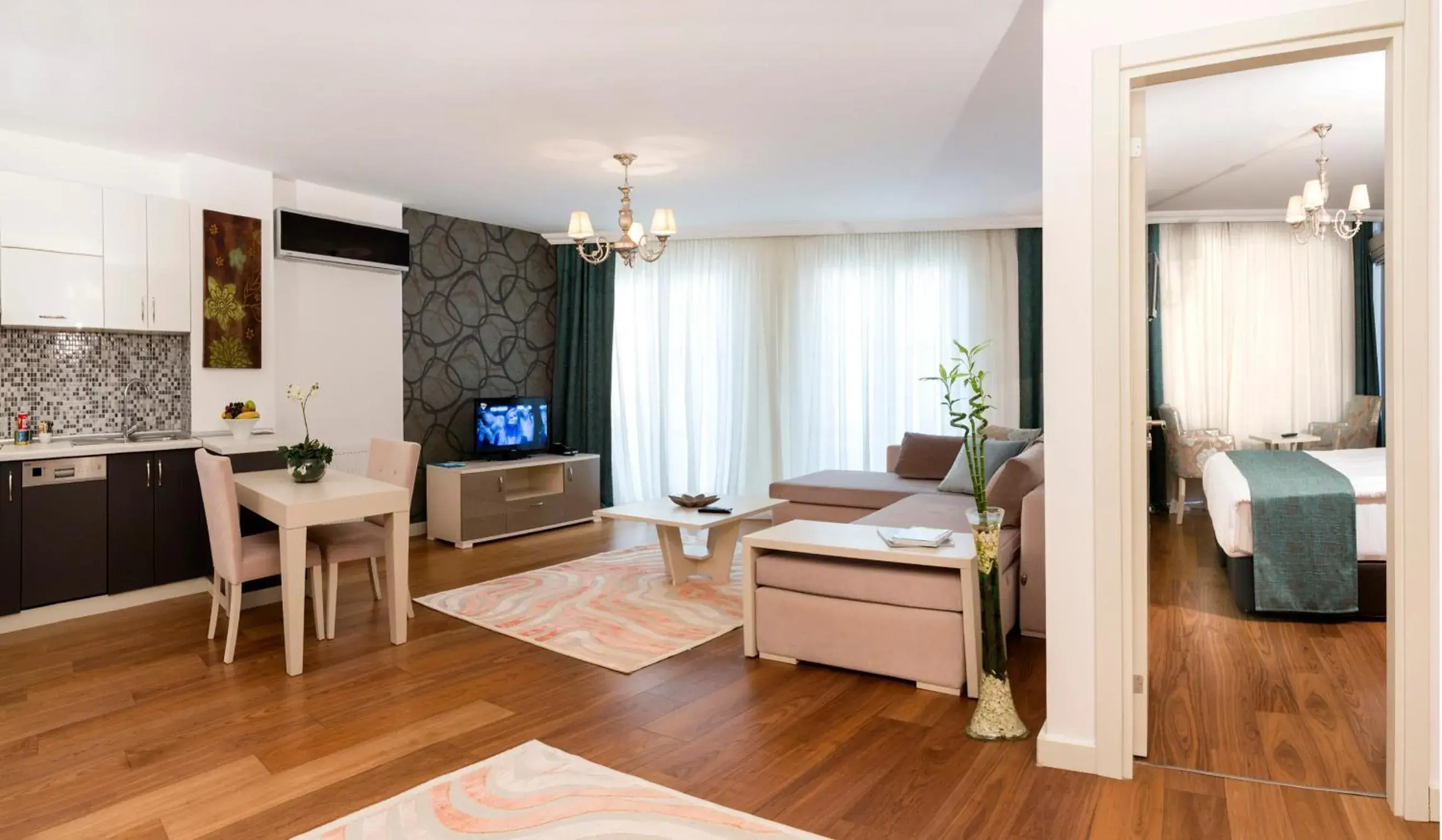 Photo of the whole room, TV/Entertainment Center in Turkuaz Suites Bosphorus