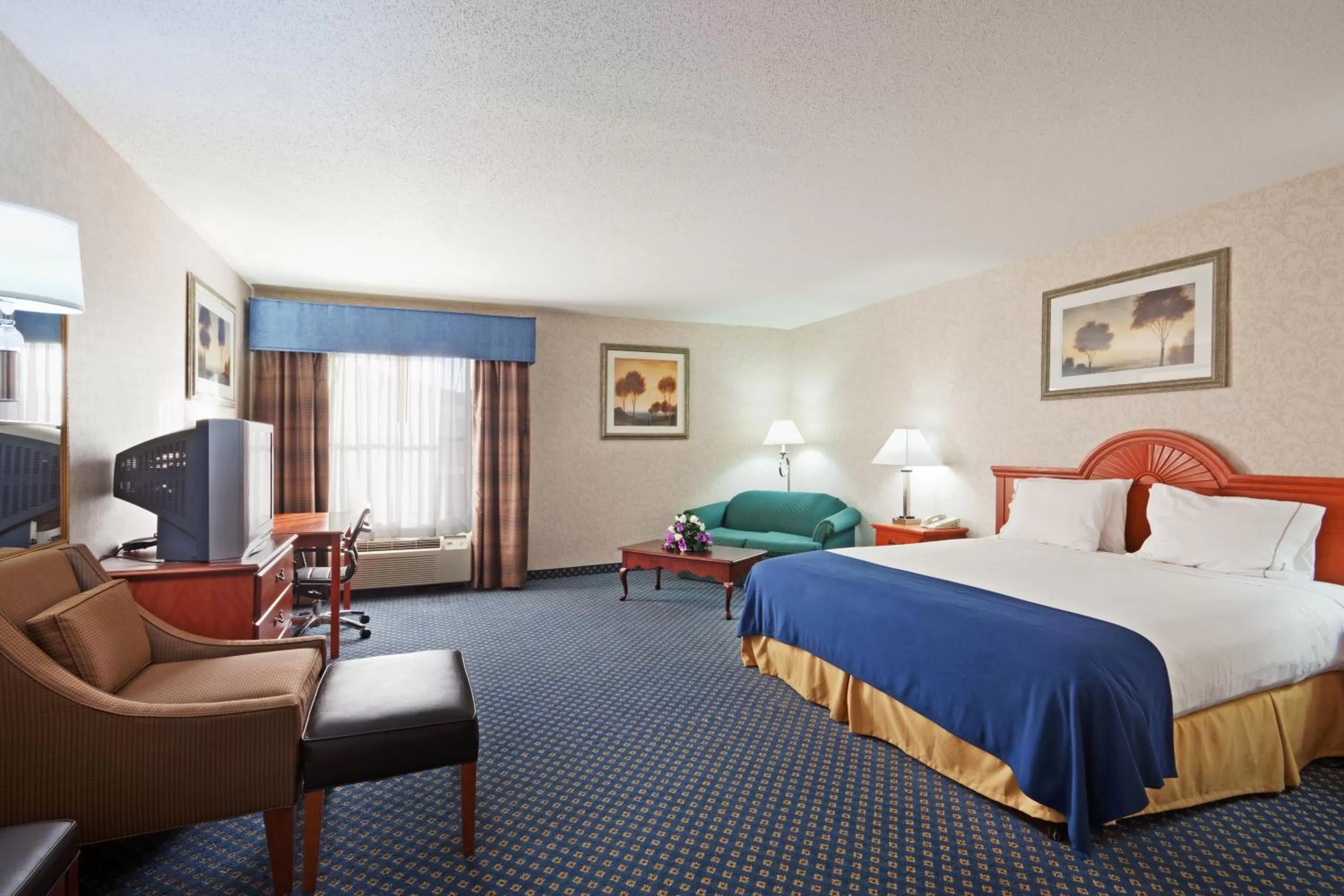 Photo of the whole room, Bed in Best Western North Attleboro - Providence Beltway