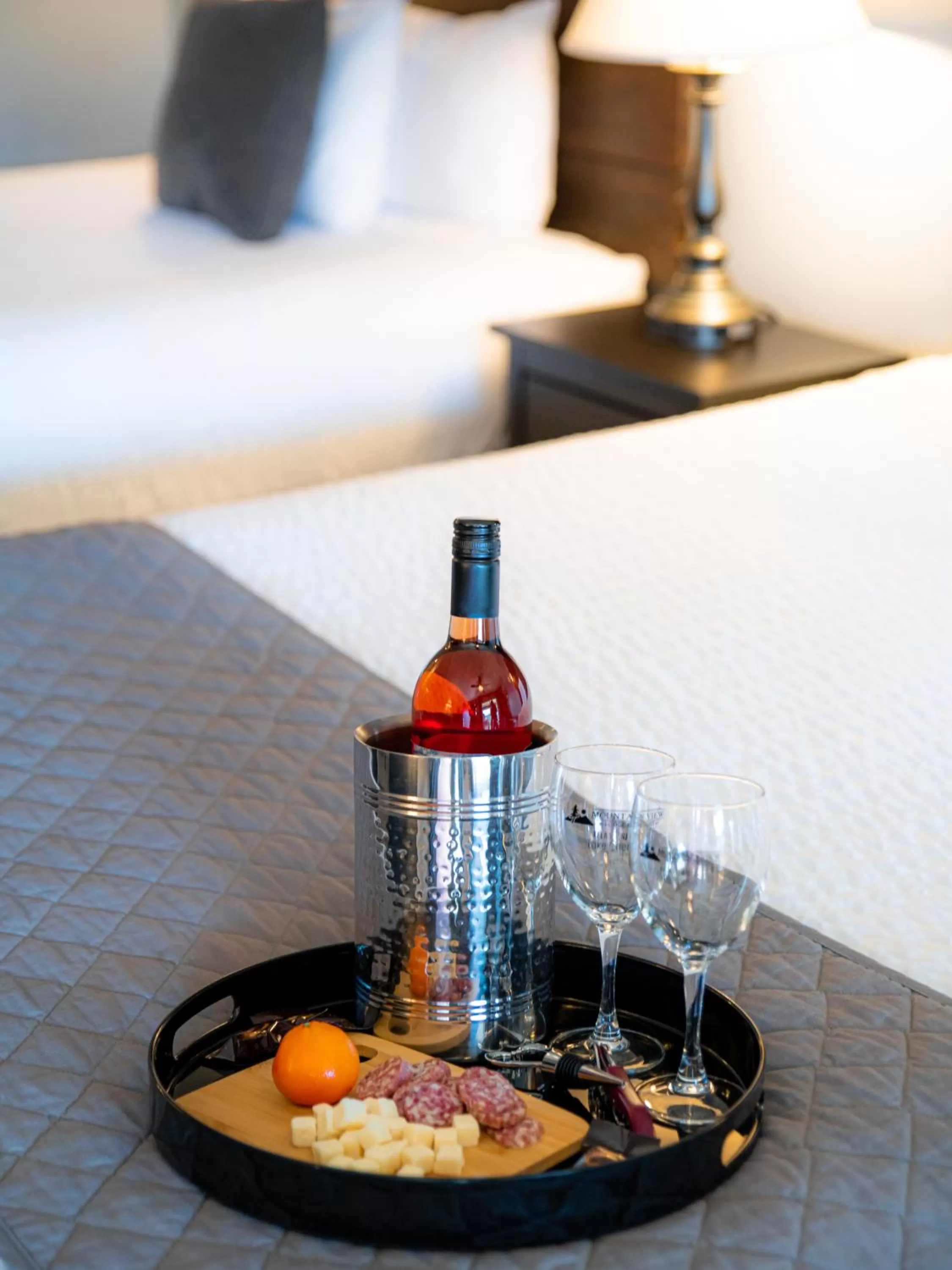 Drinks in Mountain View Lodge