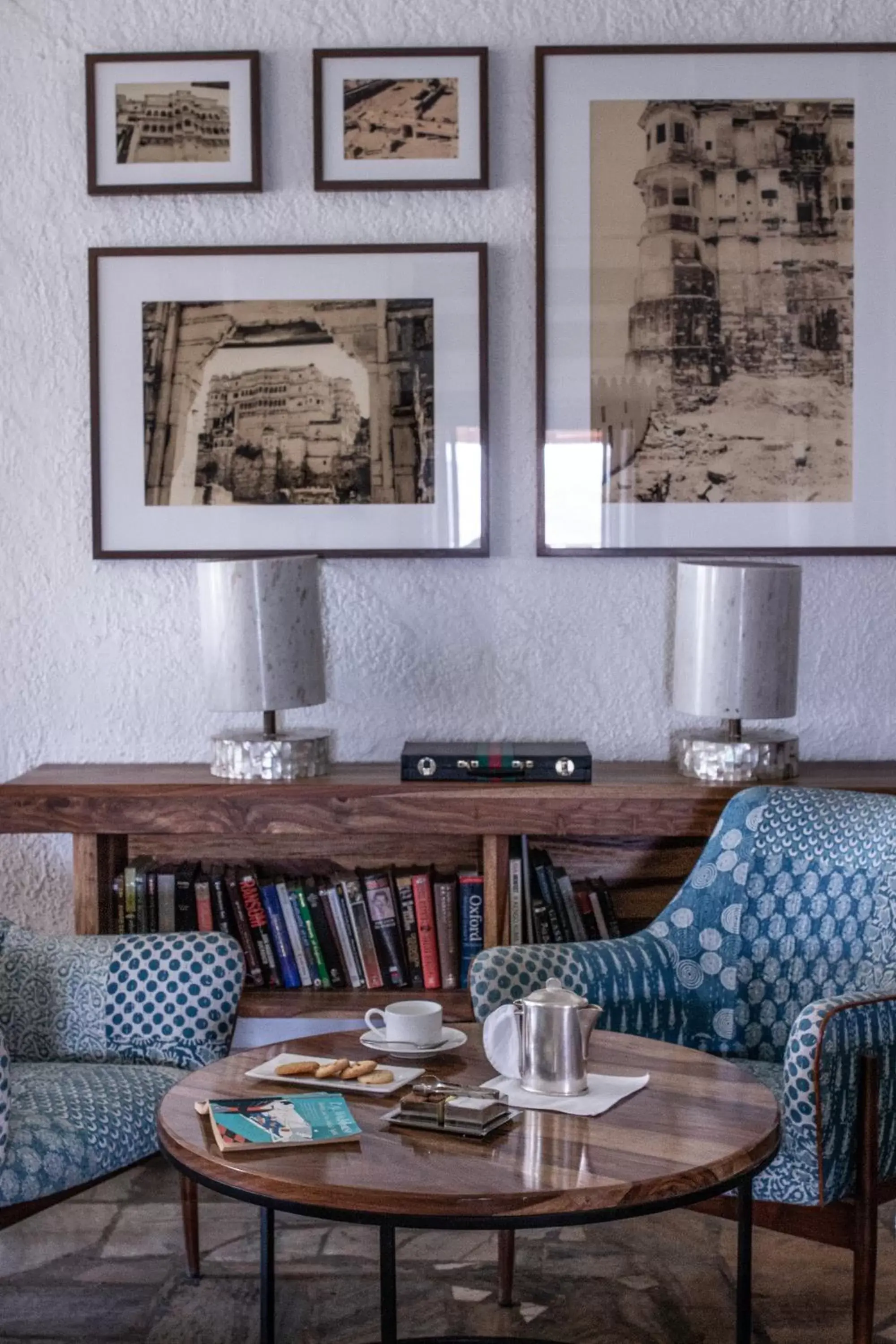 Lounge or bar in RAAS Devigarh Lounge or bar in RAAS Devigarh