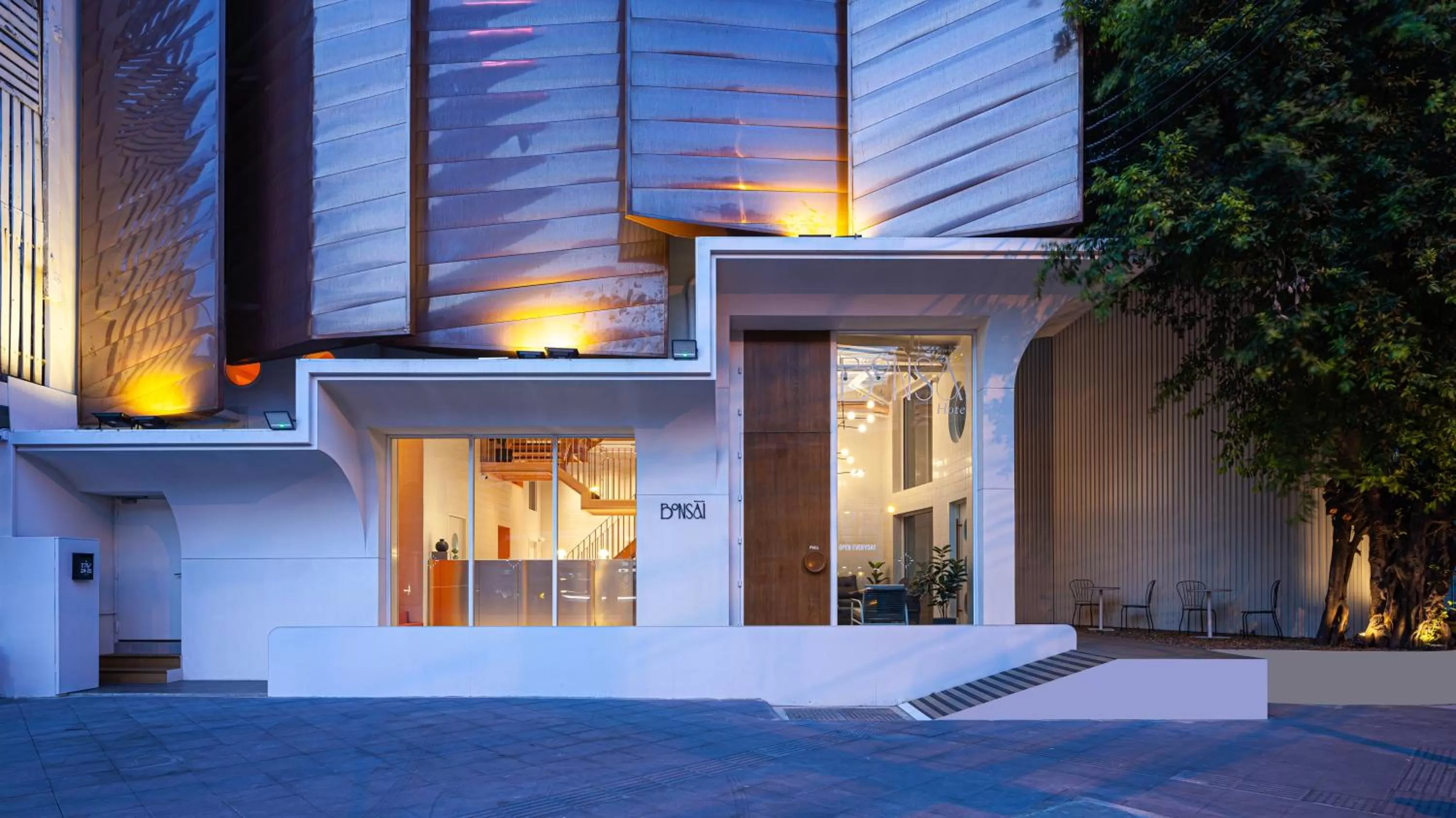 Property building in Bonsai Hotel Bangkok