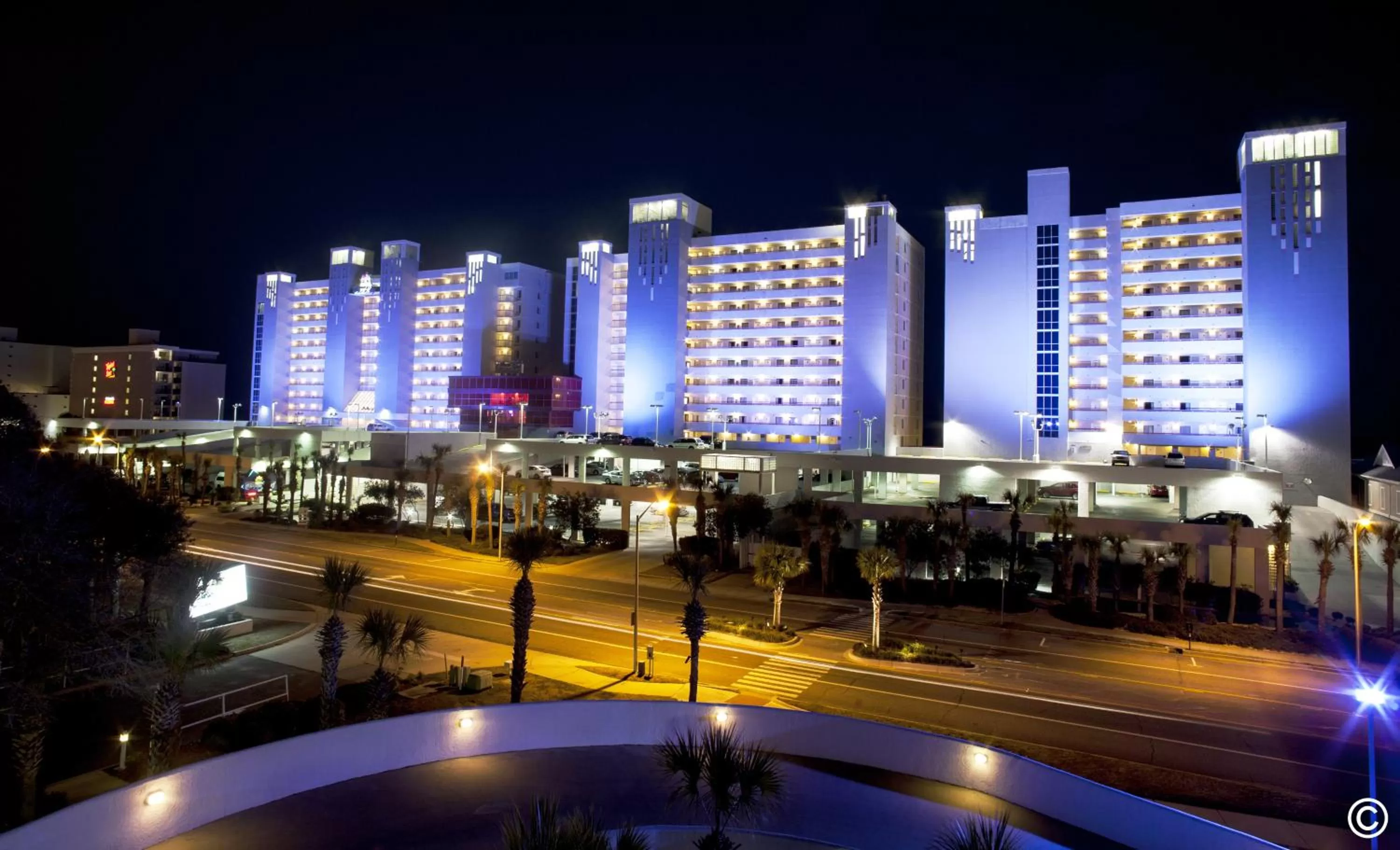 Facade/entrance in Crown Reef Beach Resort and Waterpark