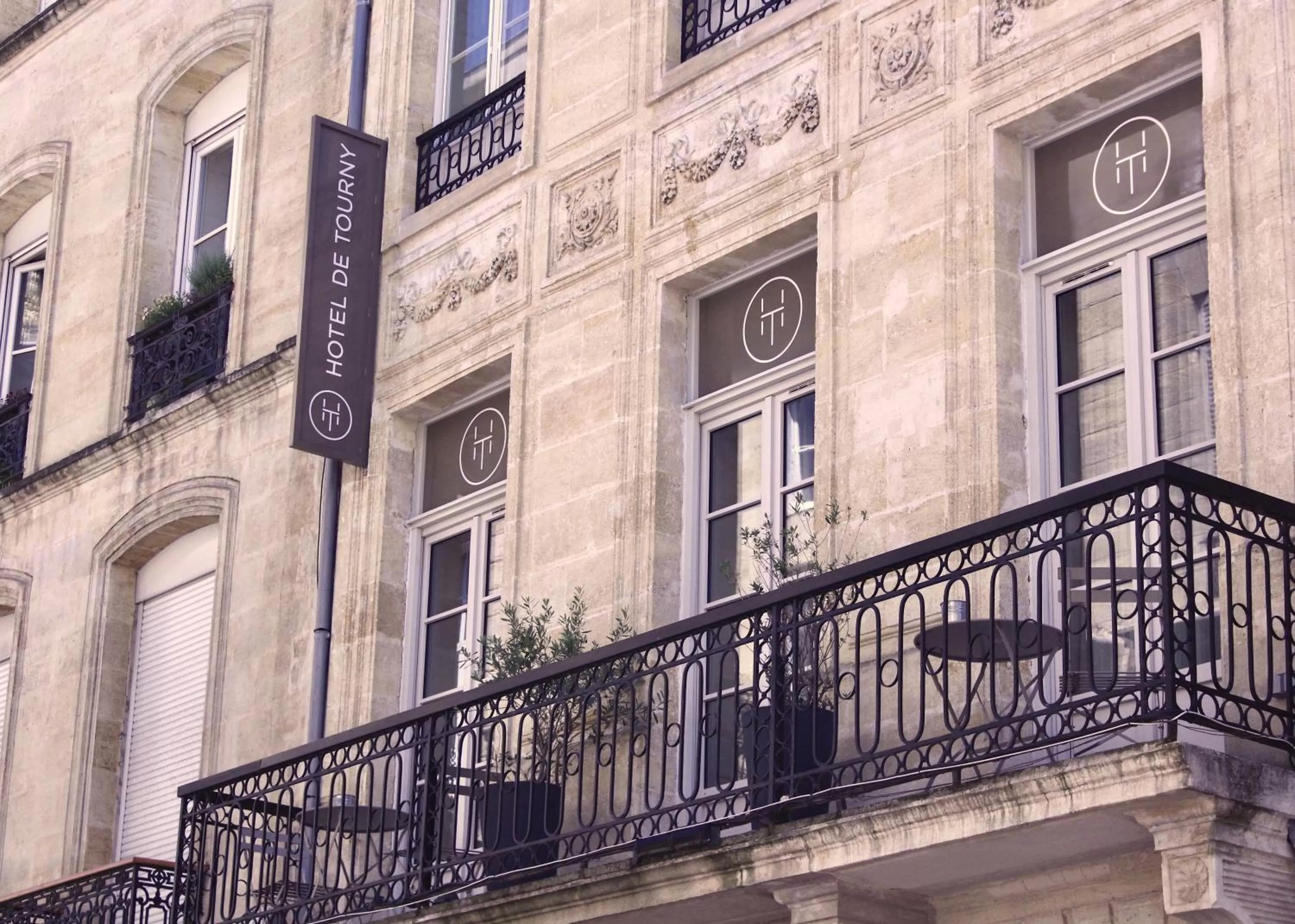 Facade/entrance in Hôtel de Tourny - Boutique Hôtel Bordeaux Centre