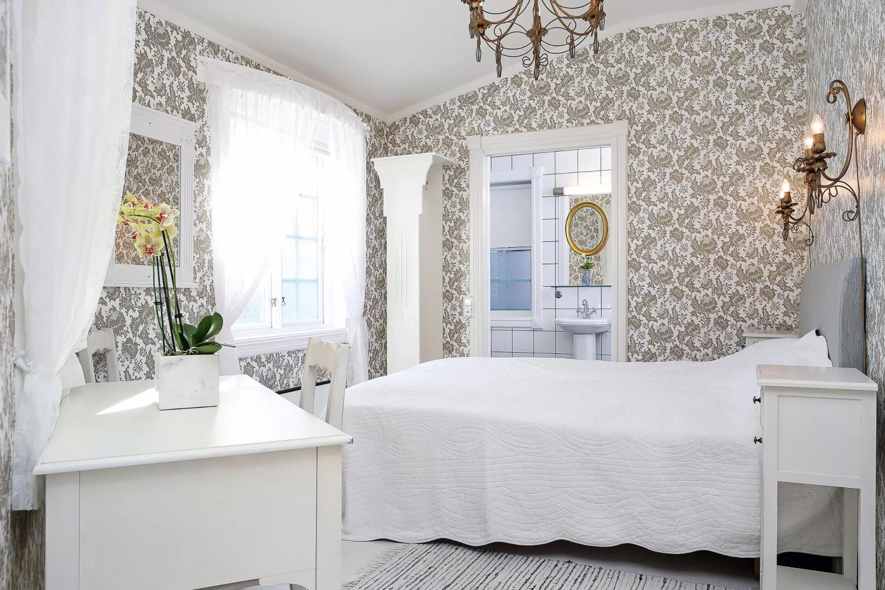 Garden view, Bed in Gamlebyen Hotell - Fredrikstad Garden view, Bed in Gamlebyen Hotell - Fredrikstad