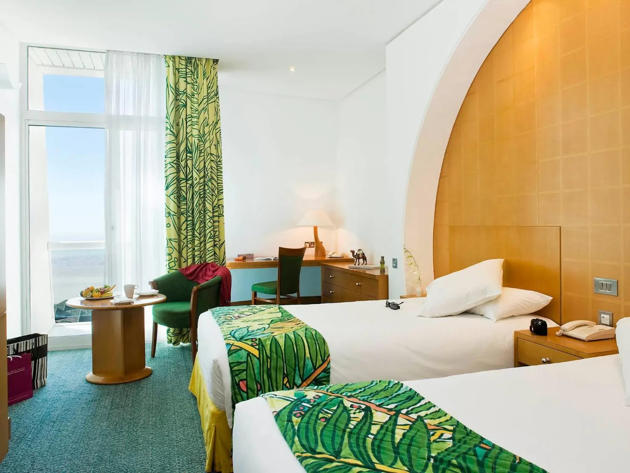 Bedroom, Bed in Mercure Grand Jebel Hafeet Hotel