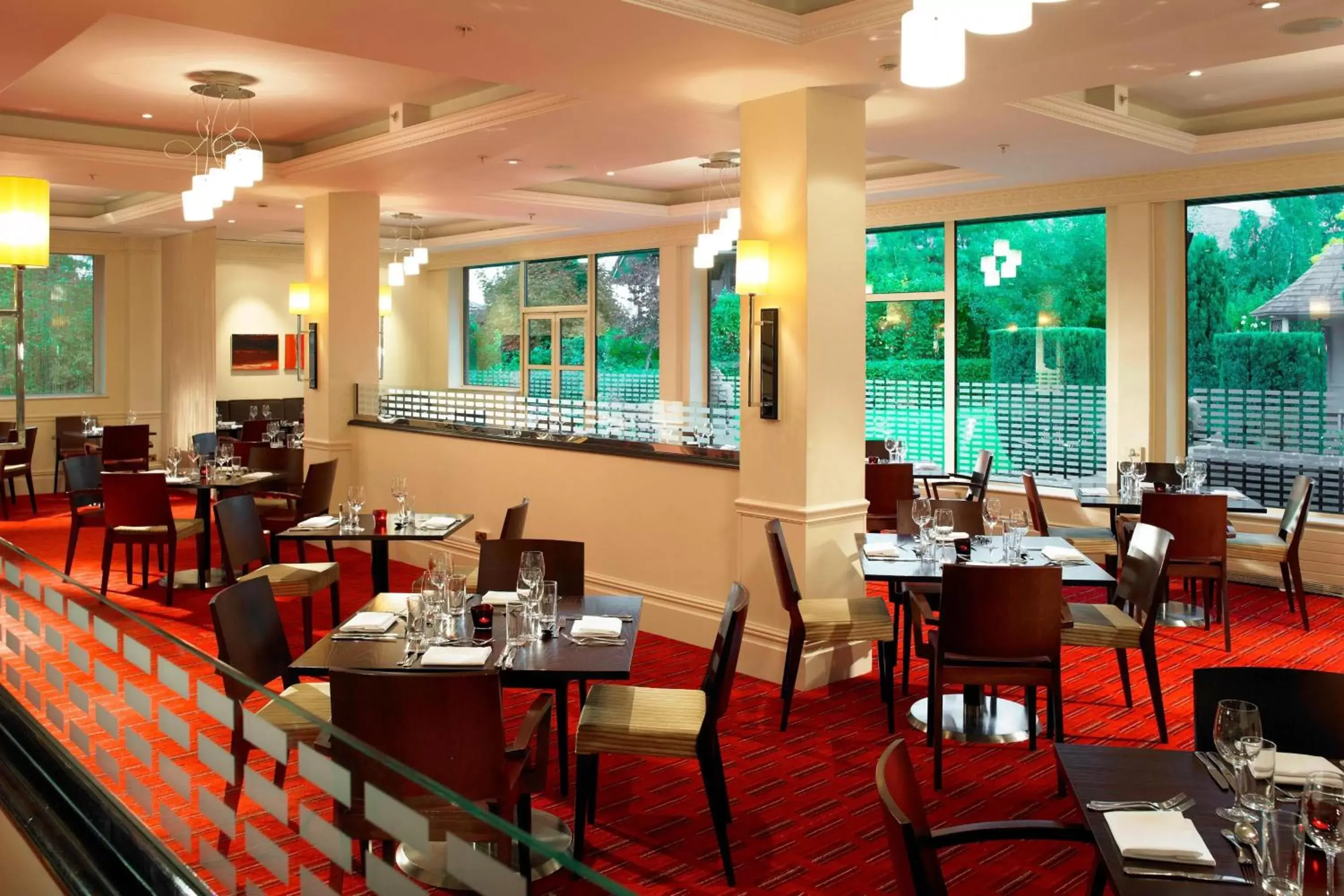 Kitchen or kitchenette, Restaurant/Places to Eat in Delta Hotels by Marriott Huntingdon