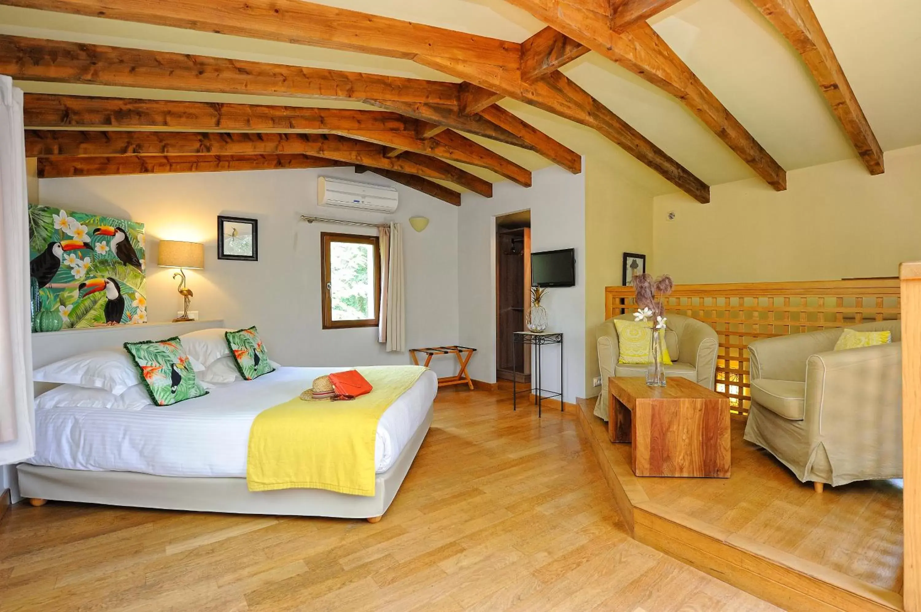 Photo of the whole room, Bed in Lodge de Charme A Cheda
