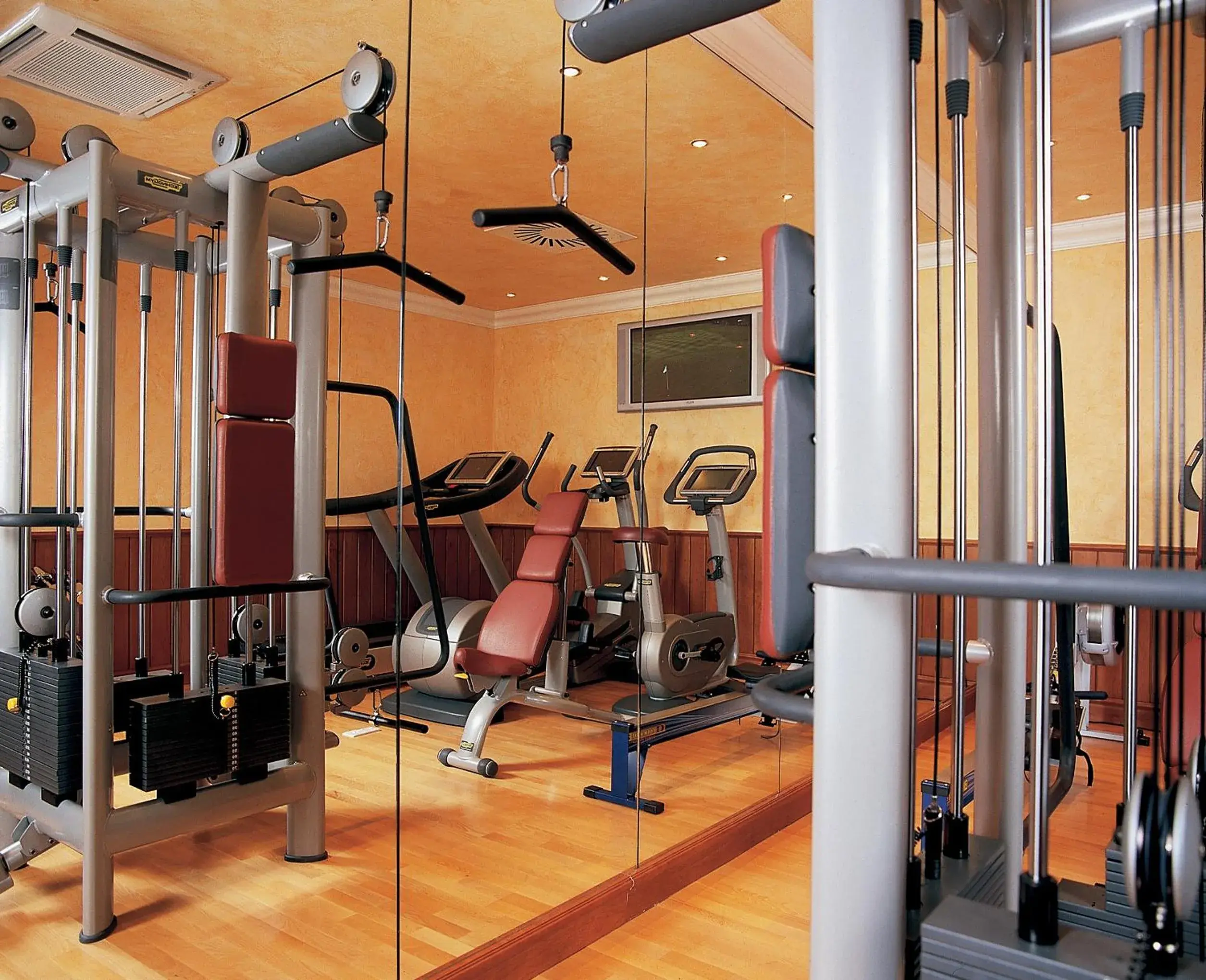 Fitness centre/facilities in Fredrick's Hotel & Spa Fitness centre/facilities in Fredrick's Hotel & Spa