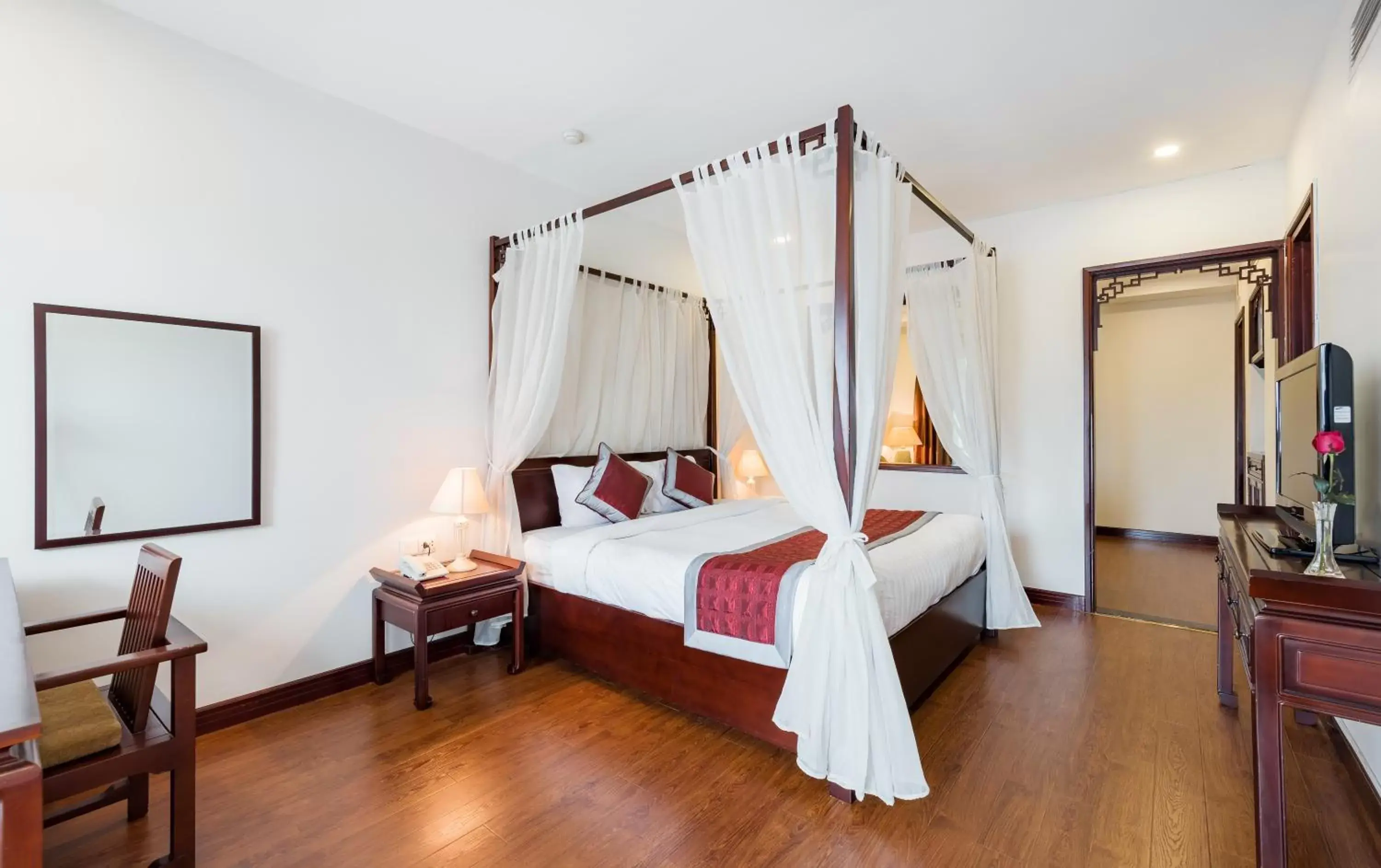 Bedroom, Bed in La Dolce Vita Hotel