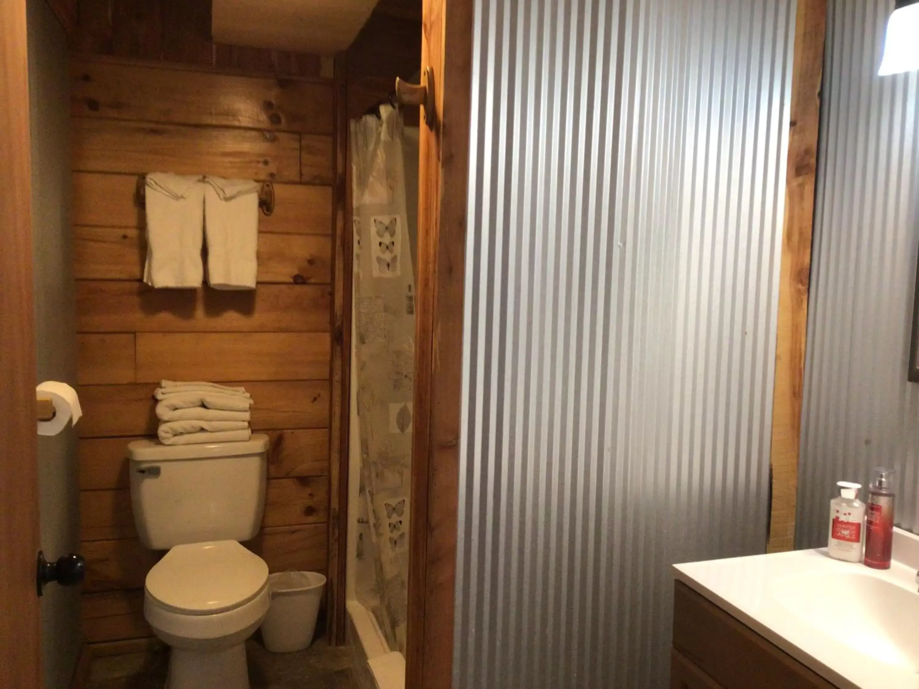 Bathroom in Kozy Haven Log Cabin Rentals