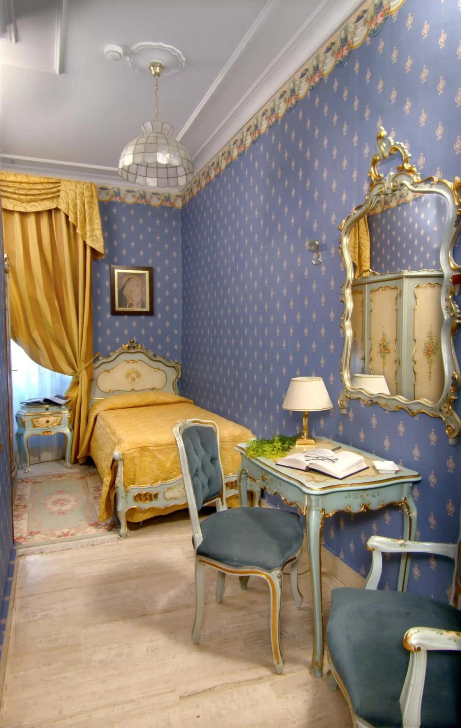 Bedroom in Hotel Villa San Lorenzo Maria
