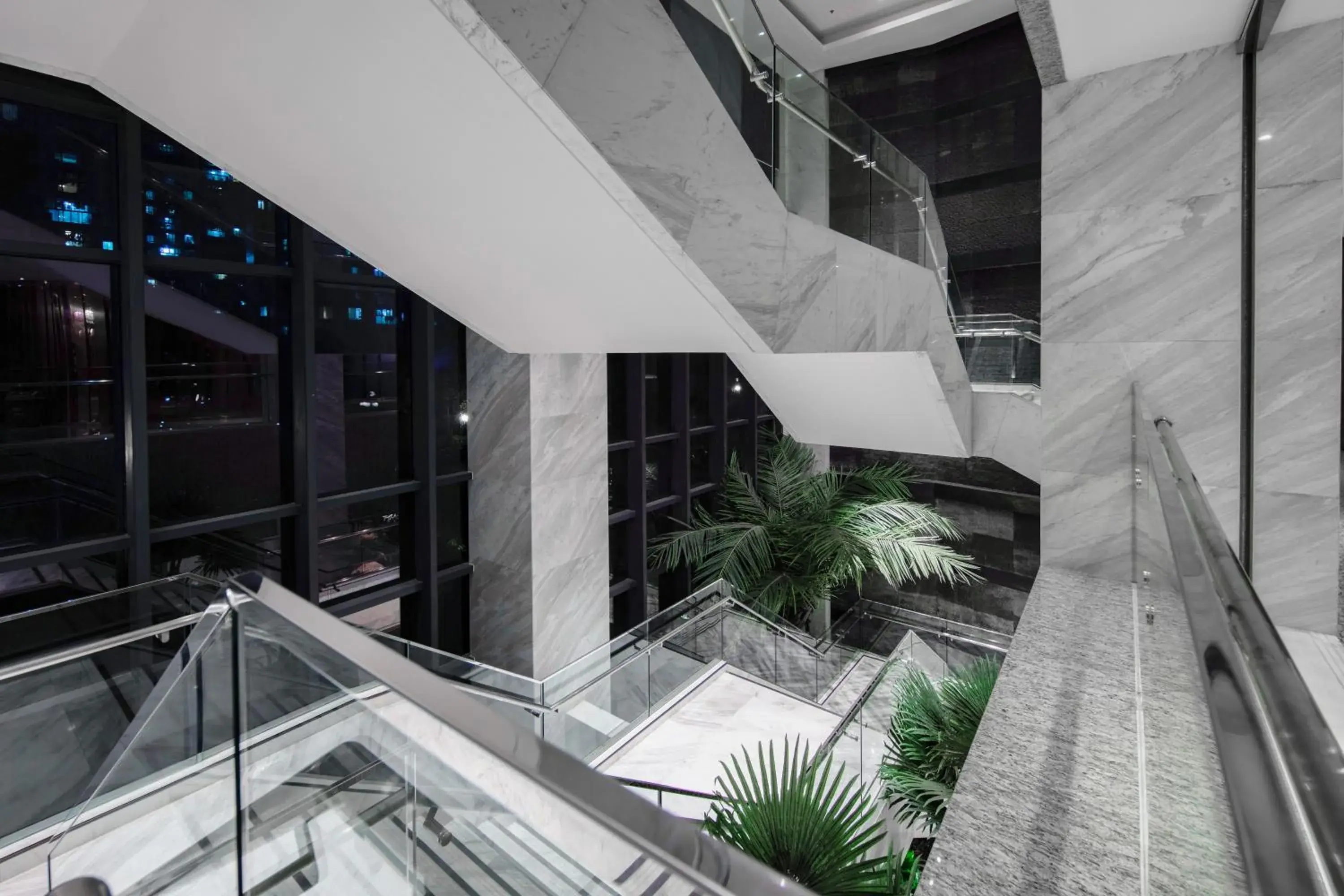 Lobby or reception, Balcony/Terrace in Holiday Inn Shanghai Hongqiao West, an IHG Hotel
