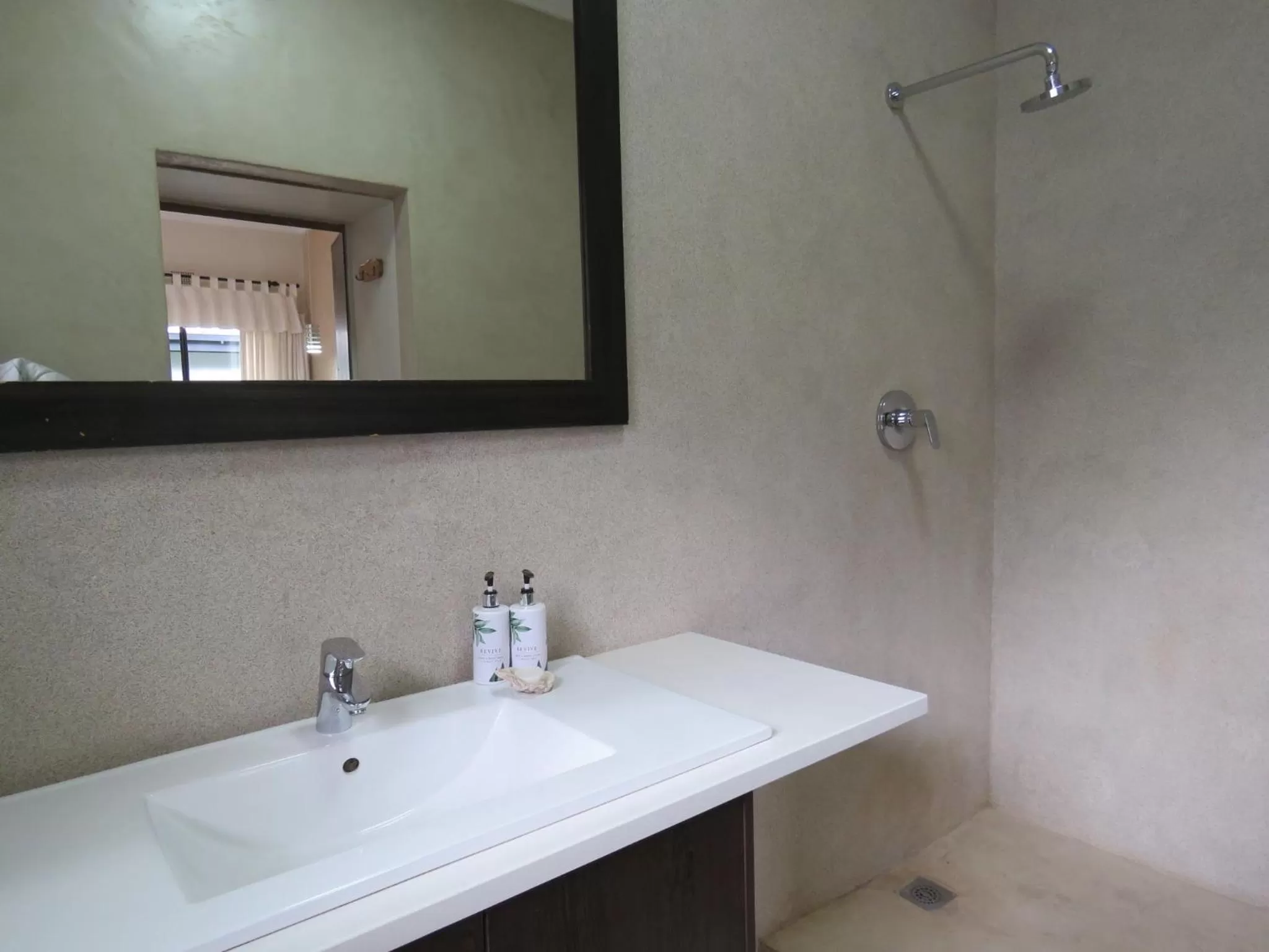 Bathroom in Jedidja Bed and Breakfast