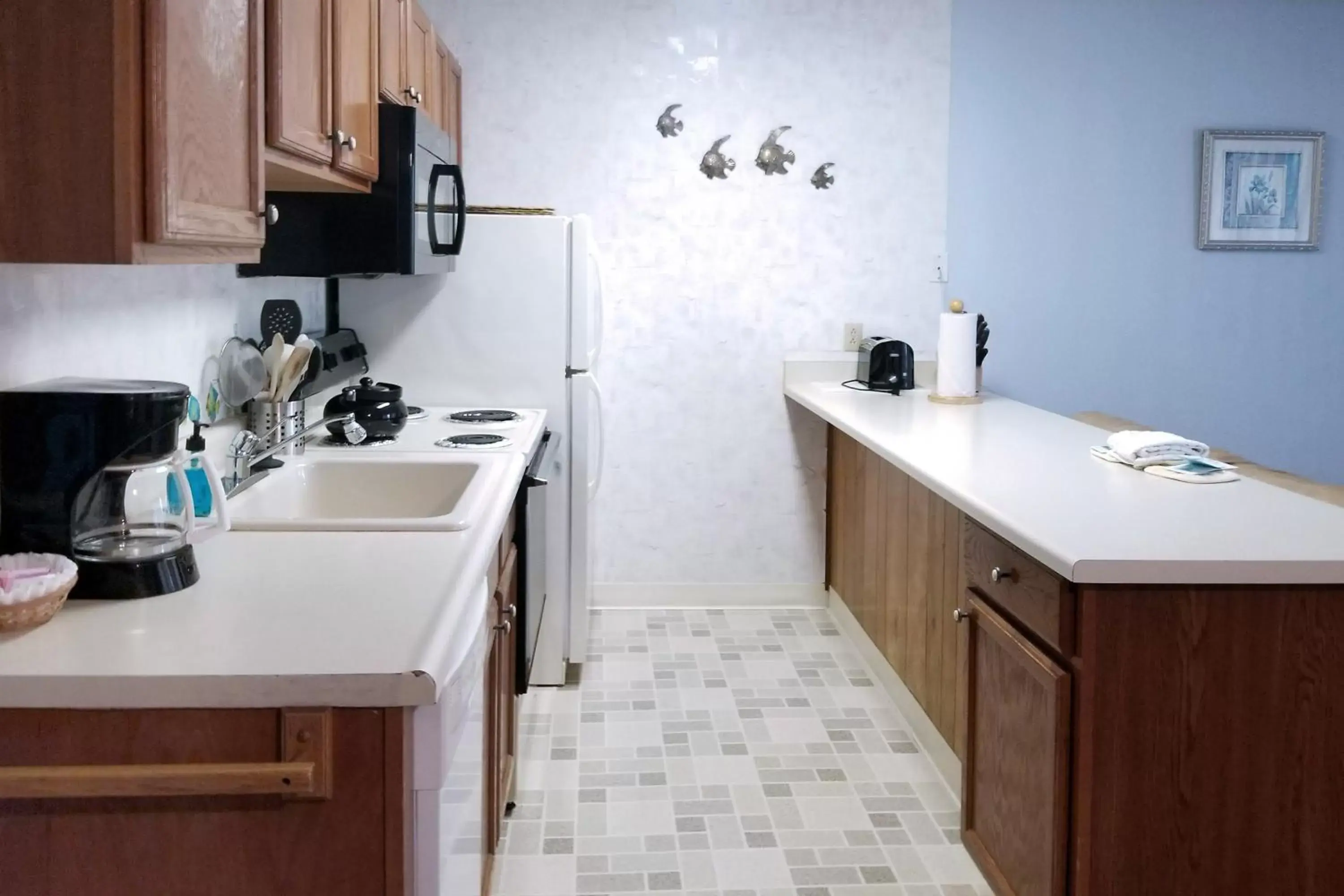 Coffee/tea facilities, Kitchen/Kitchenette in Ocean Terrace Condominiums