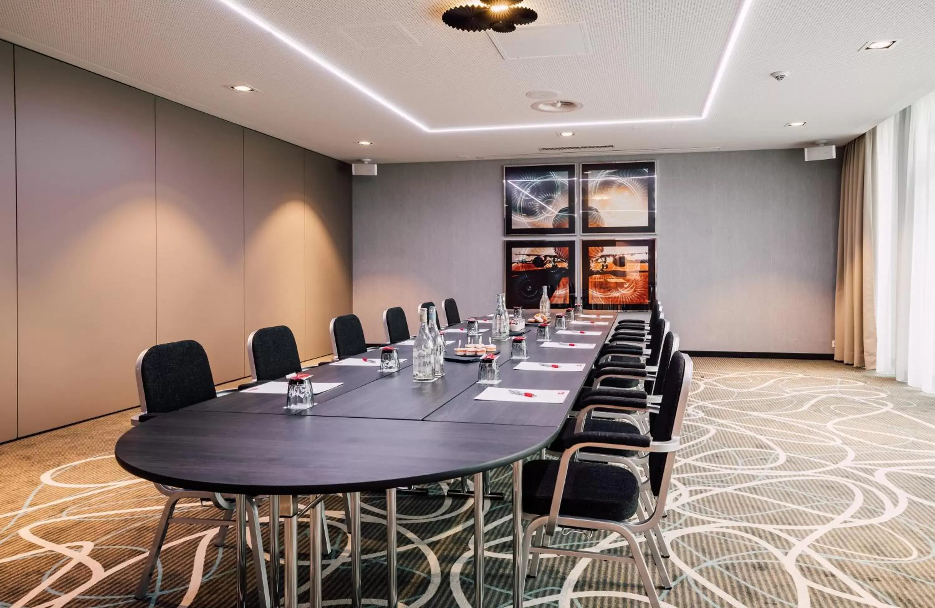 Meeting/conference room in Leonardo Hotel Zurich Airport