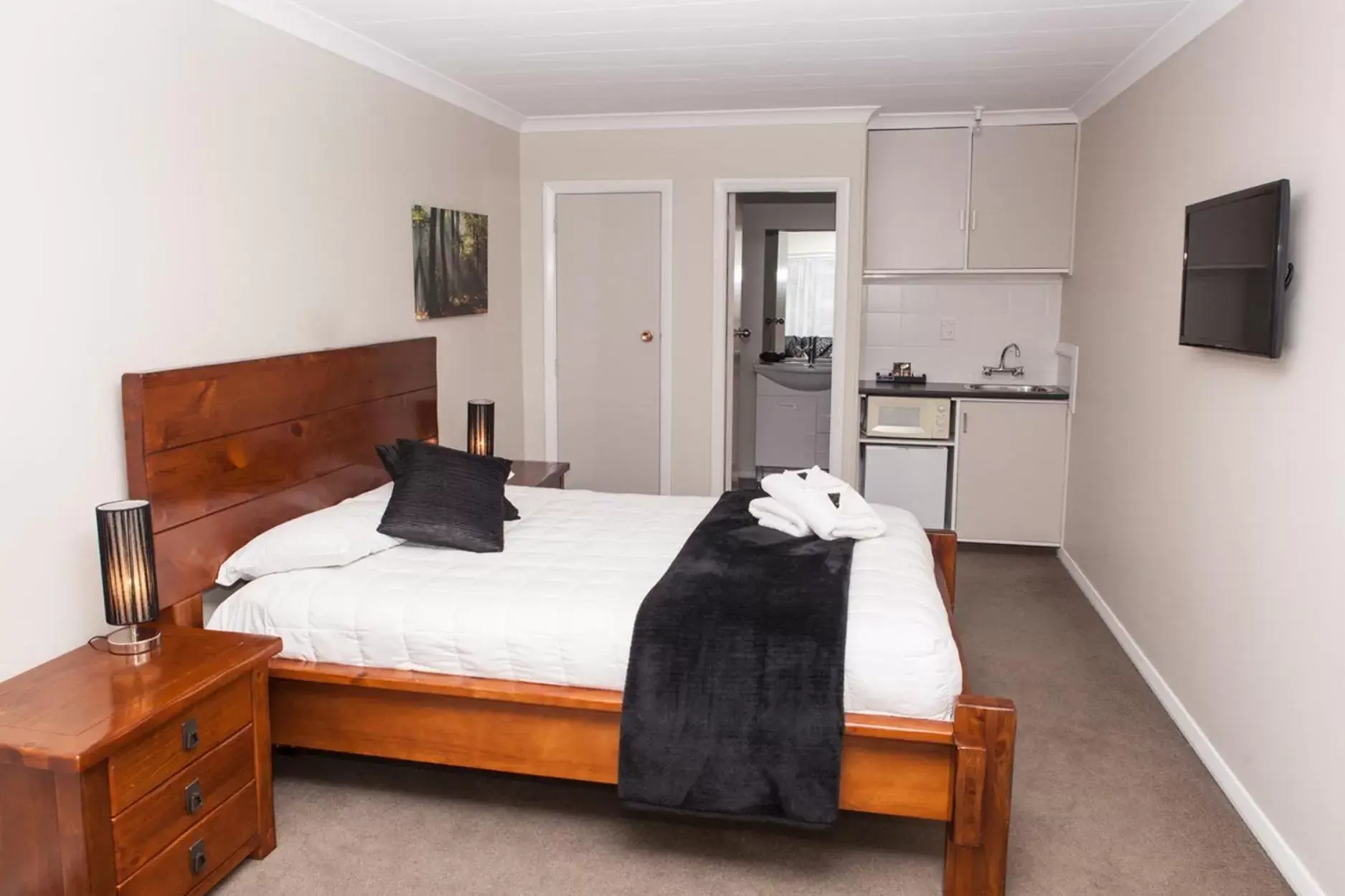 Photo of the whole room, Bed in Picton Accommodation Gateway Motel