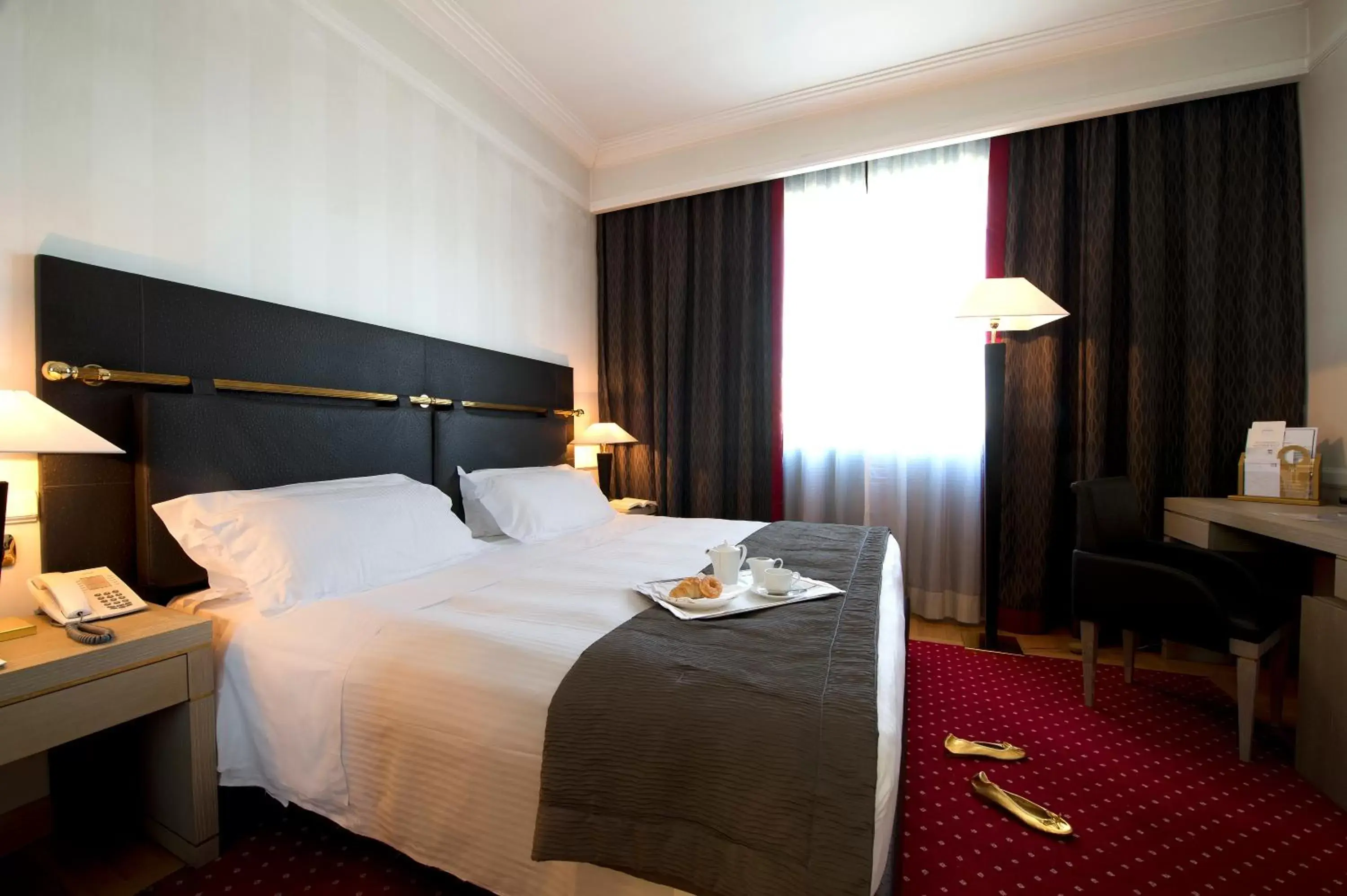 Bedroom, Bed in Grand Hotel Duca Di Mantova