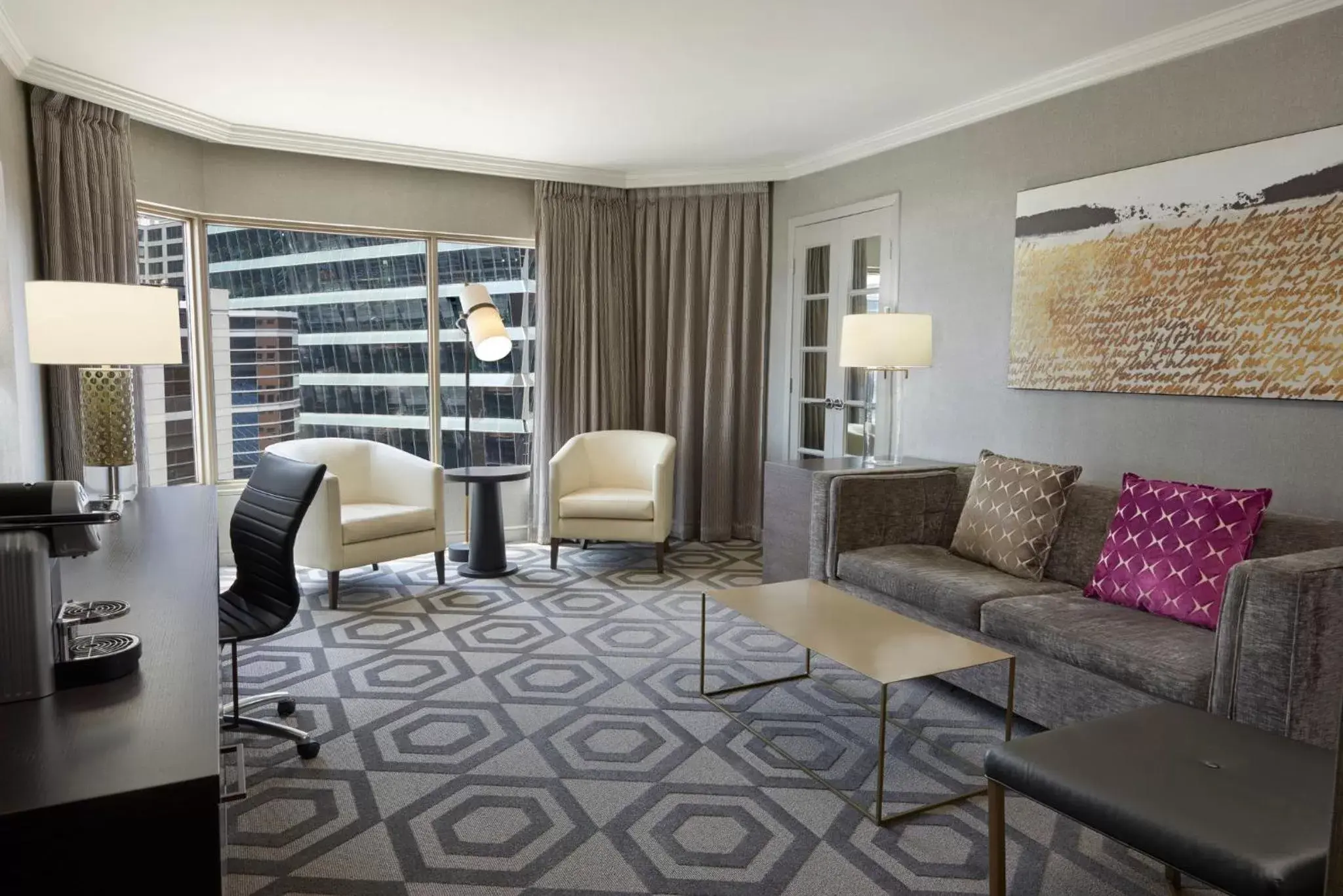 Photo of the whole room, Seating Area in InterContinental Toronto Centre, an IHG Hotel