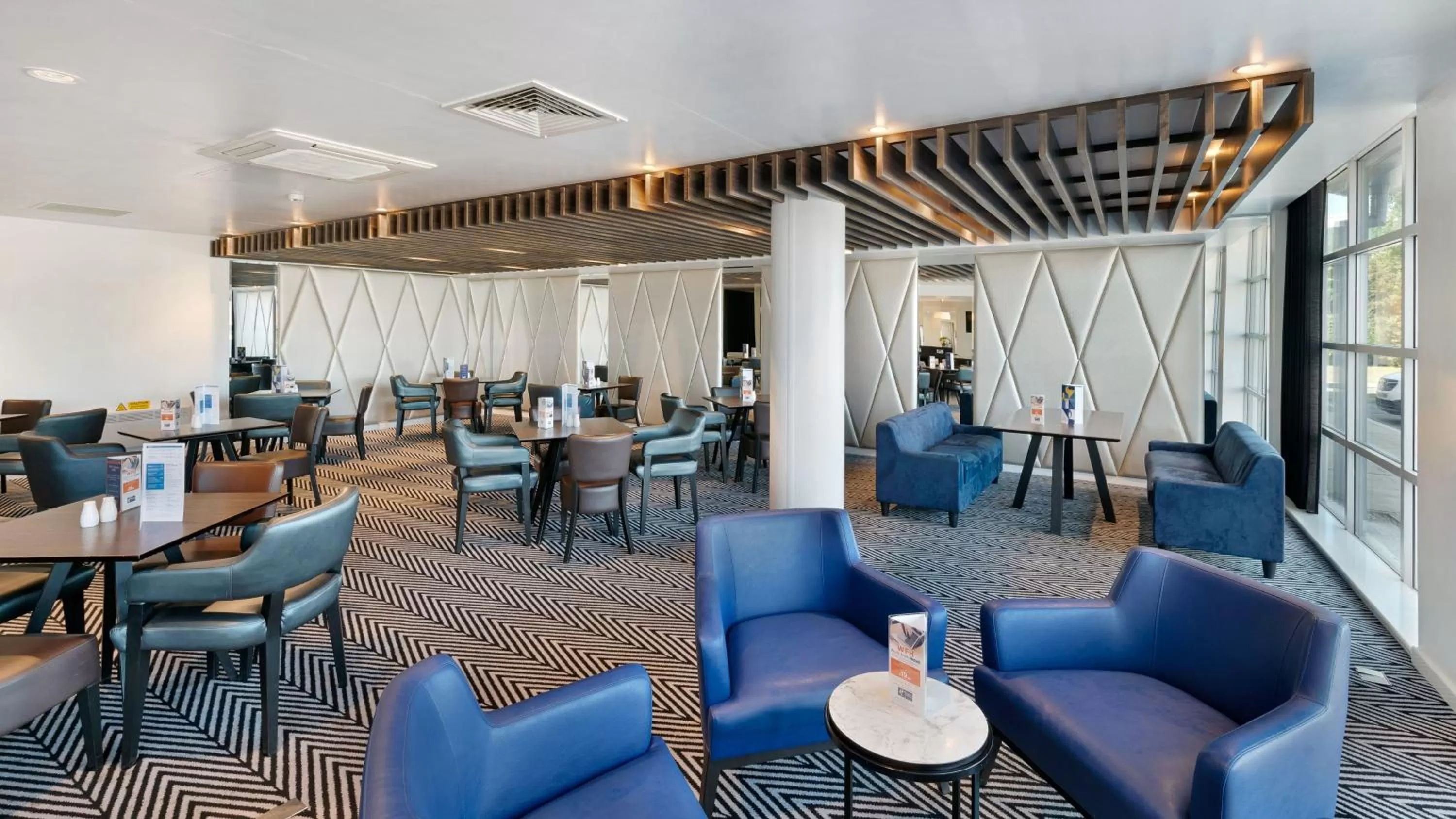 Restaurant/places to eat in Holiday Inn Express Leigh - Sports Village by IHG